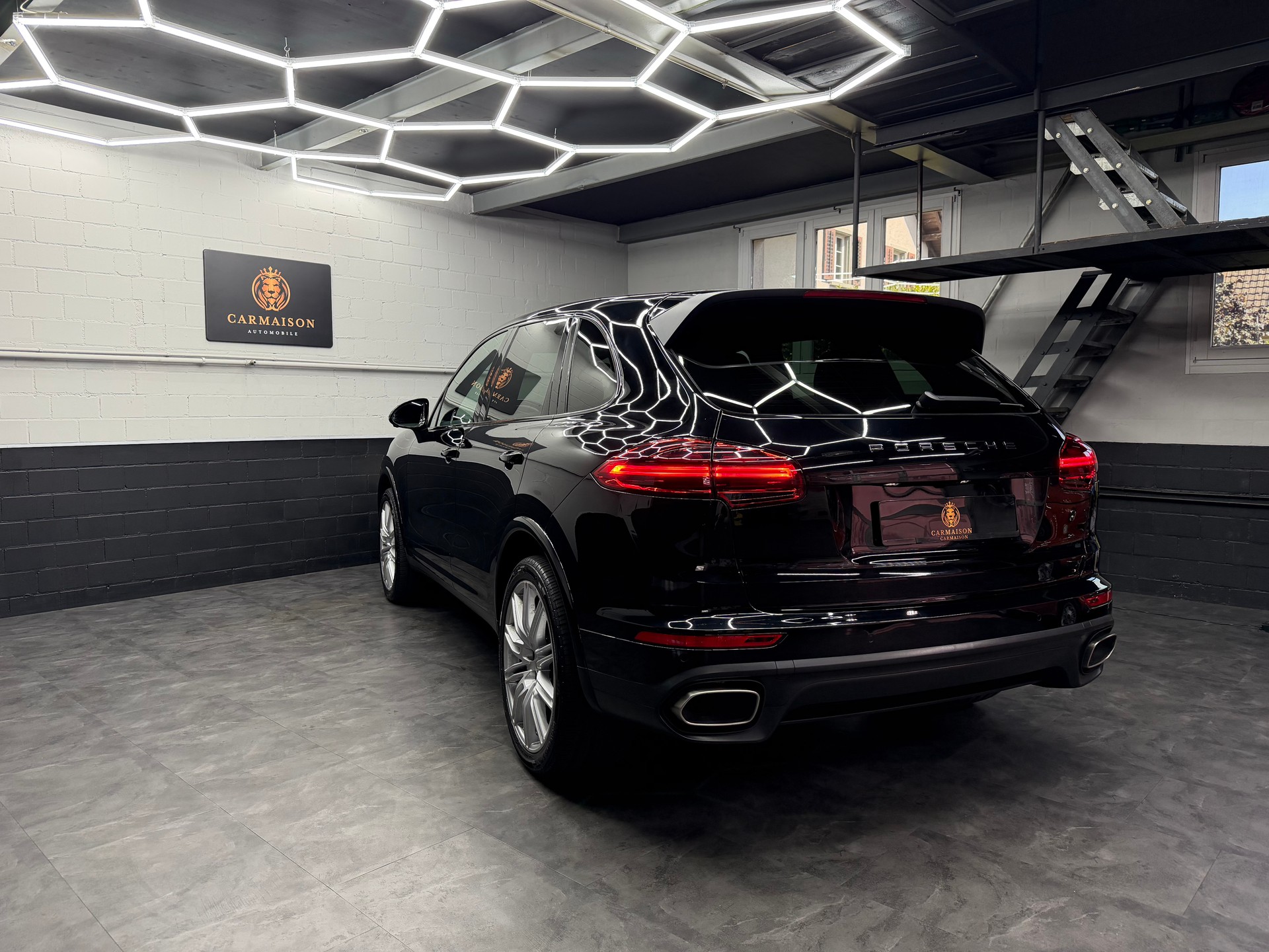 PORSCHE Cayenne Diesel Platinum Edition-image-5