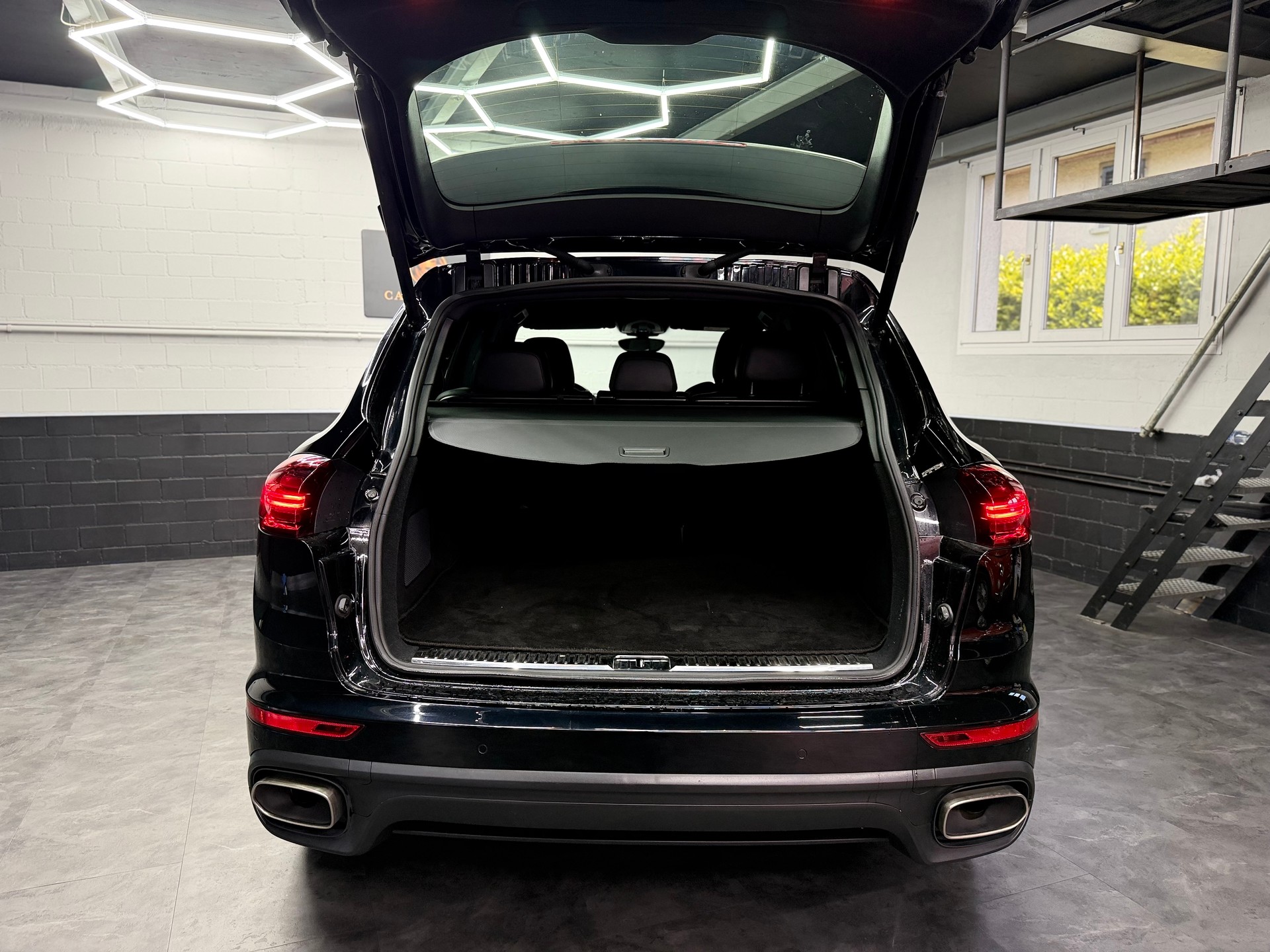 PORSCHE Cayenne Diesel Platinum Edition-image-17
