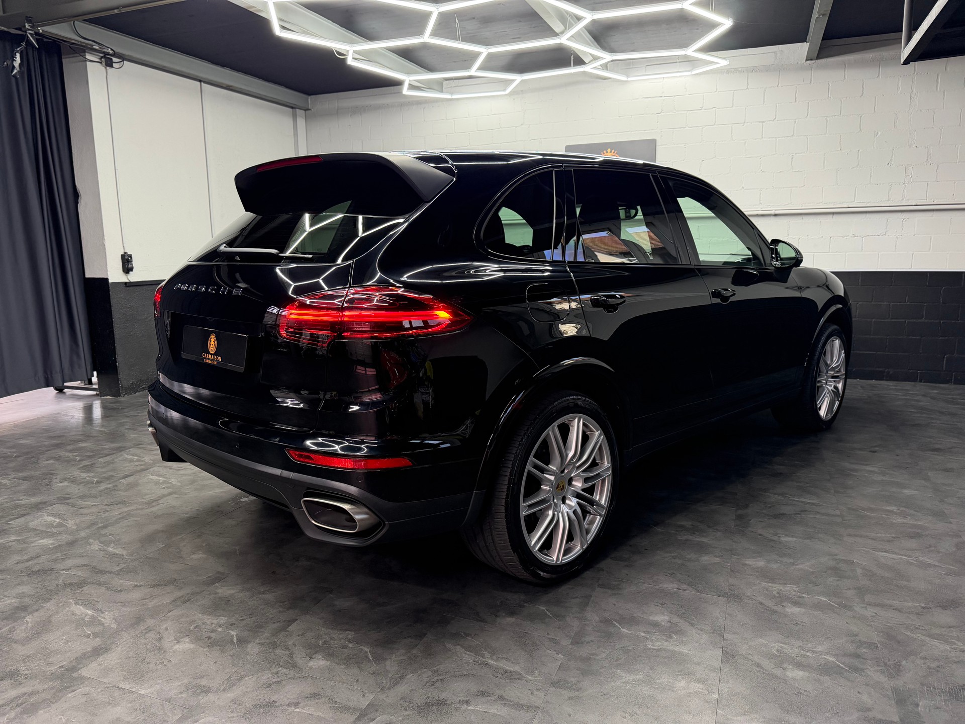PORSCHE Cayenne Diesel Platinum Edition-image-7
