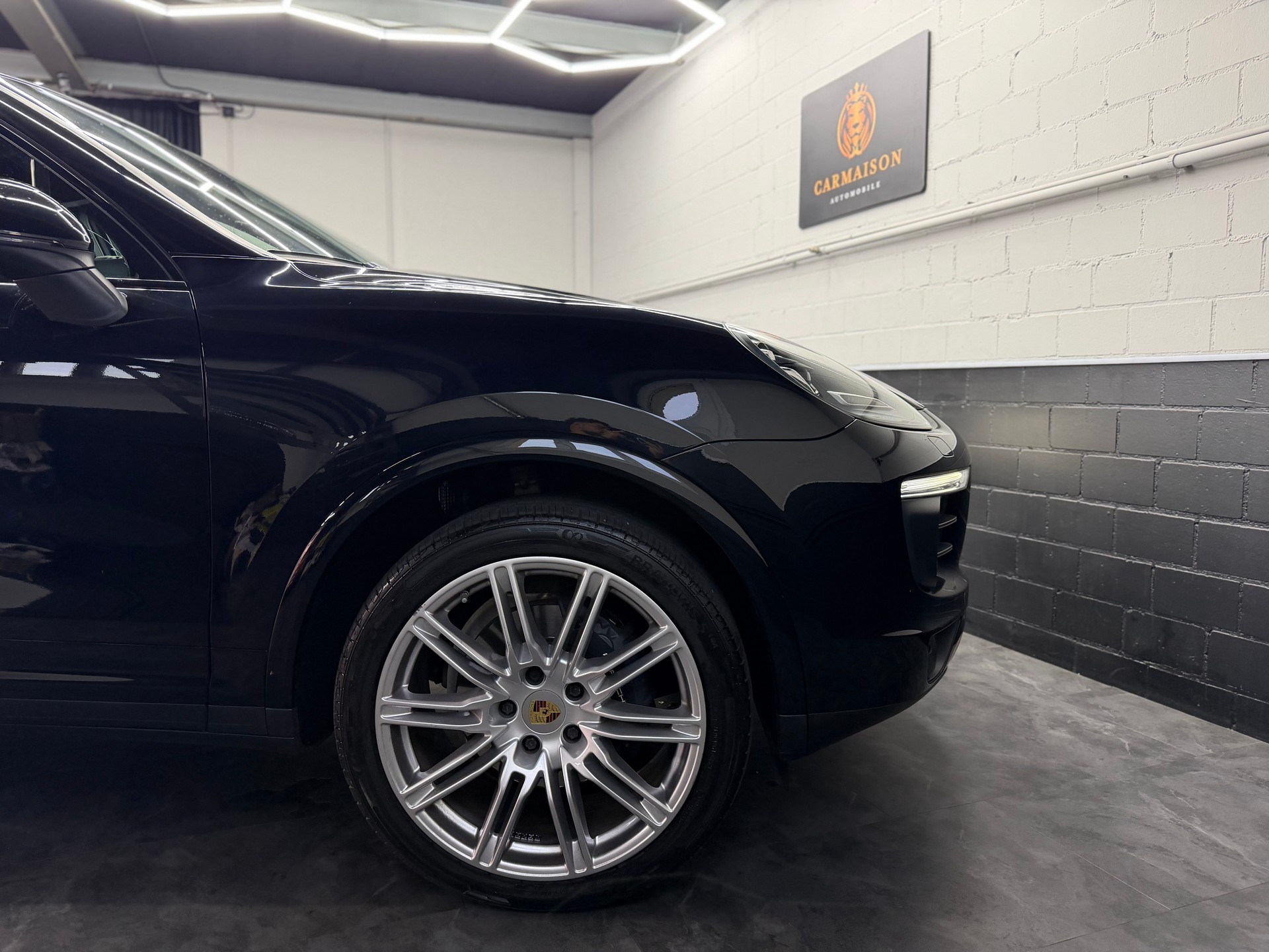 PORSCHE Cayenne Diesel Platinum Edition-image-8