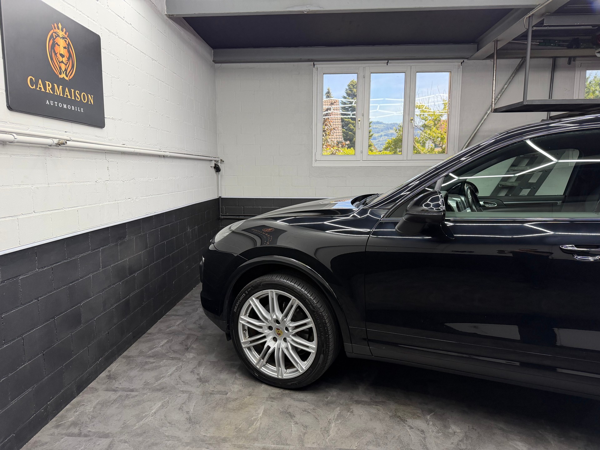 PORSCHE Cayenne Diesel Platinum Edition-image-9