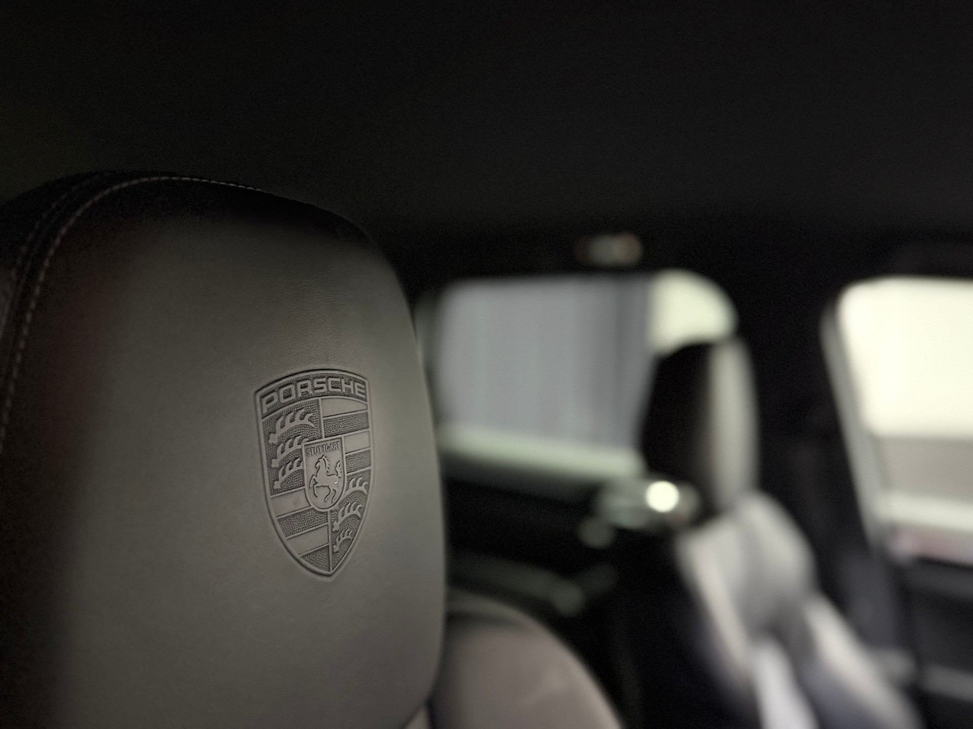 PORSCHE Cayenne Diesel Platinum Edition-image-21