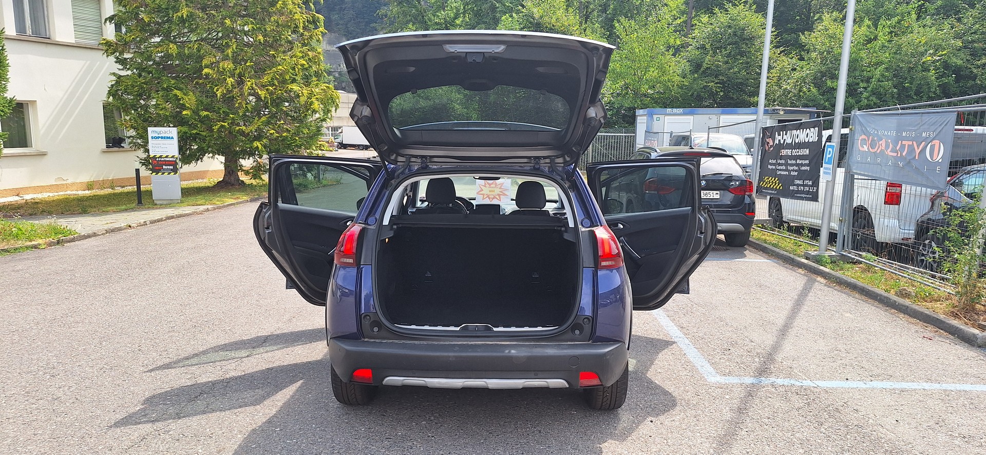 PEUGEOT 2008 1.2 PureTech Style EAT6-image-17