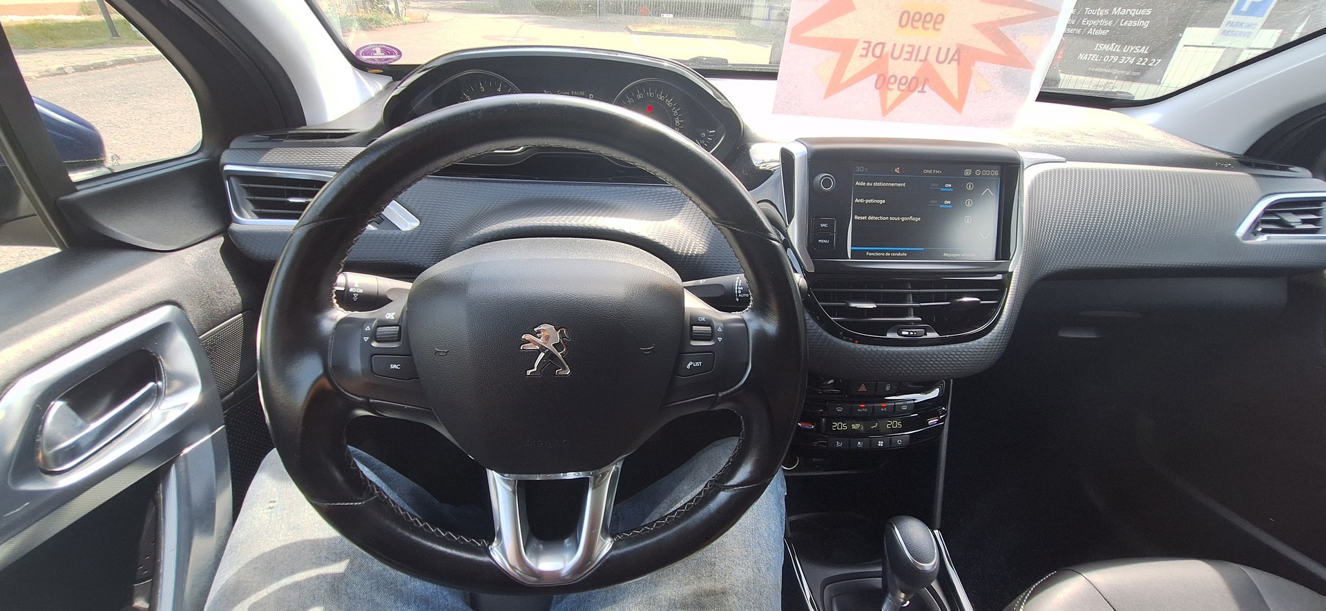 PEUGEOT 2008 1.2 PureTech Style EAT6-image-27