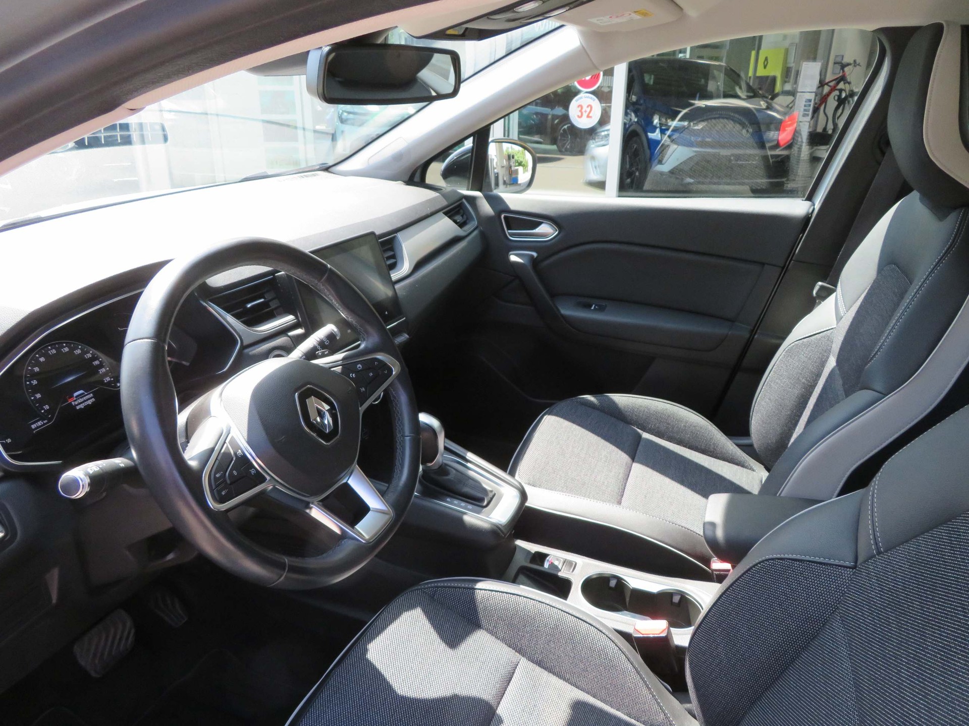 RENAULT Captur 1.3 TCe Intens EDC-image-8