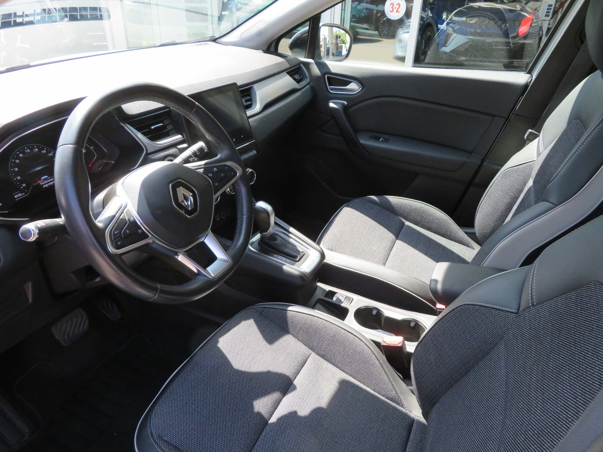 RENAULT Captur 1.3 TCe Intens EDC-image-9