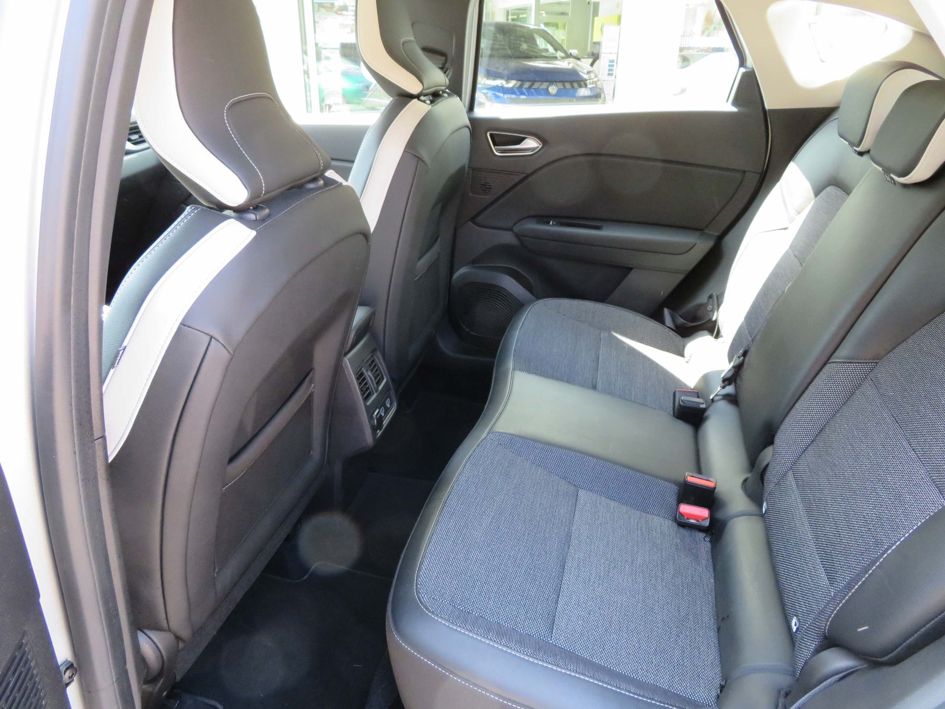 RENAULT Captur 1.3 TCe Intens EDC-image-11