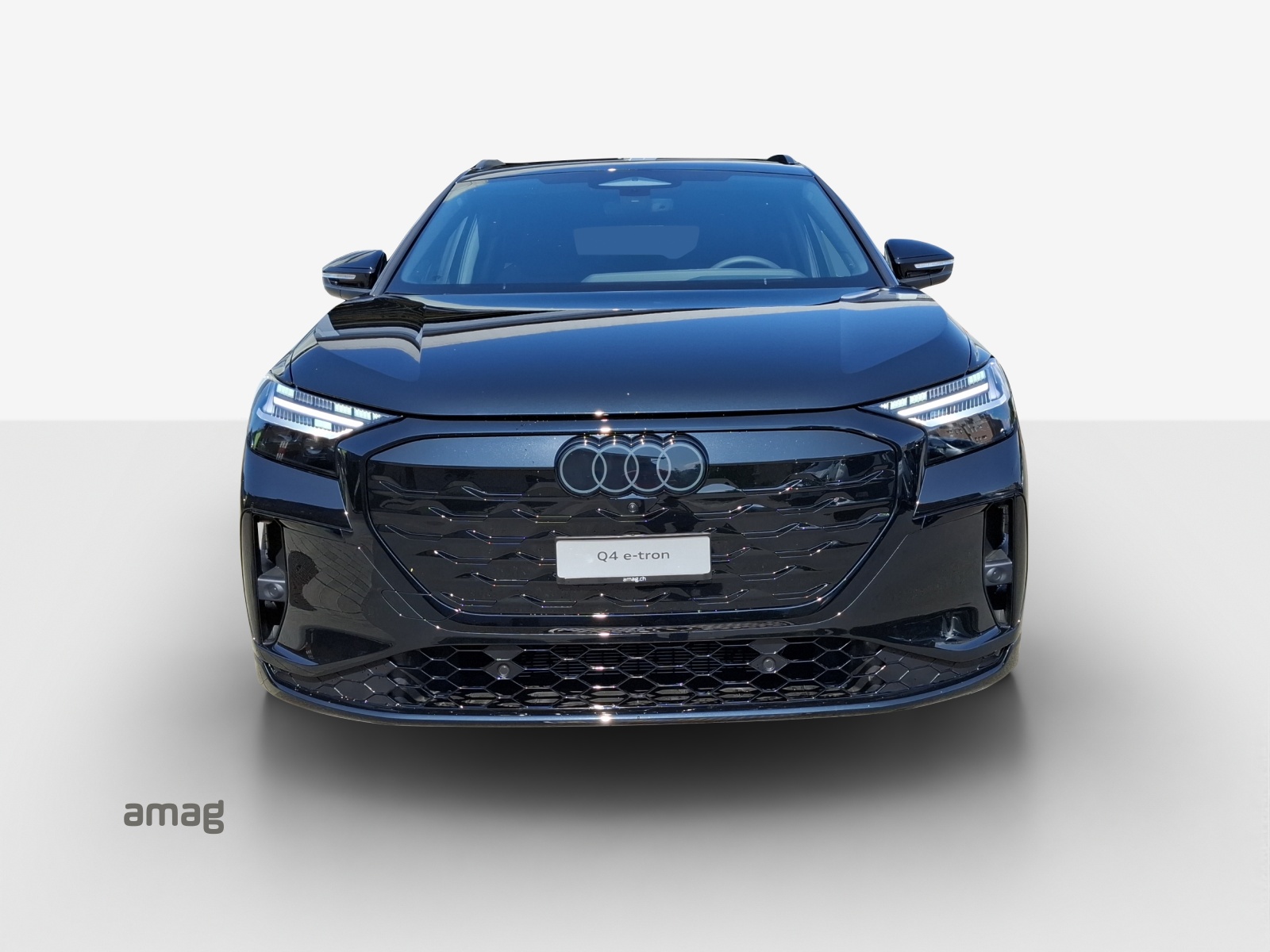 AUDI Q4 e-tron SUV quattro performance Attraction-image-6