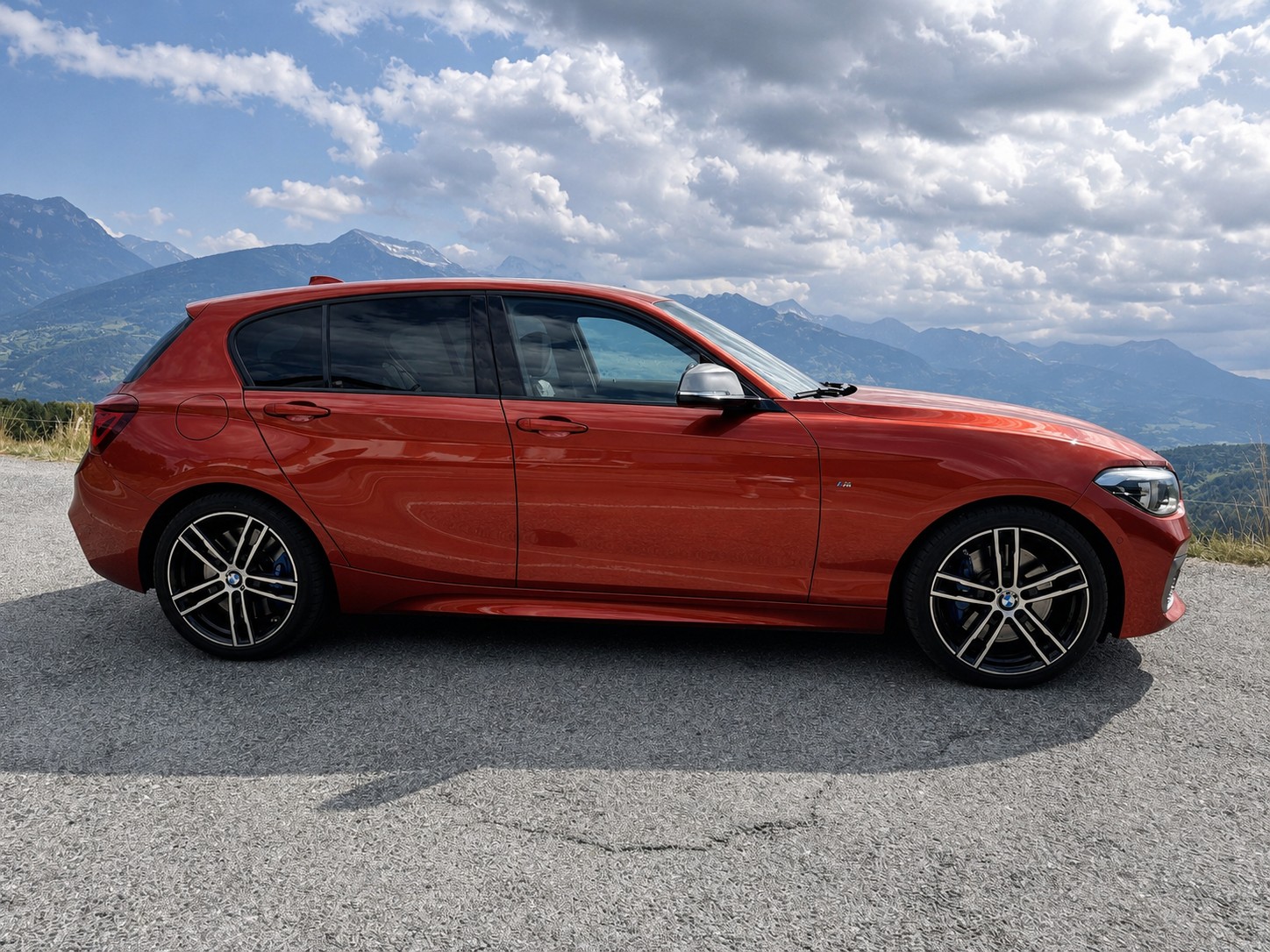 BMW M140i xDrive Steptronic Special Edition (CH)-image-1