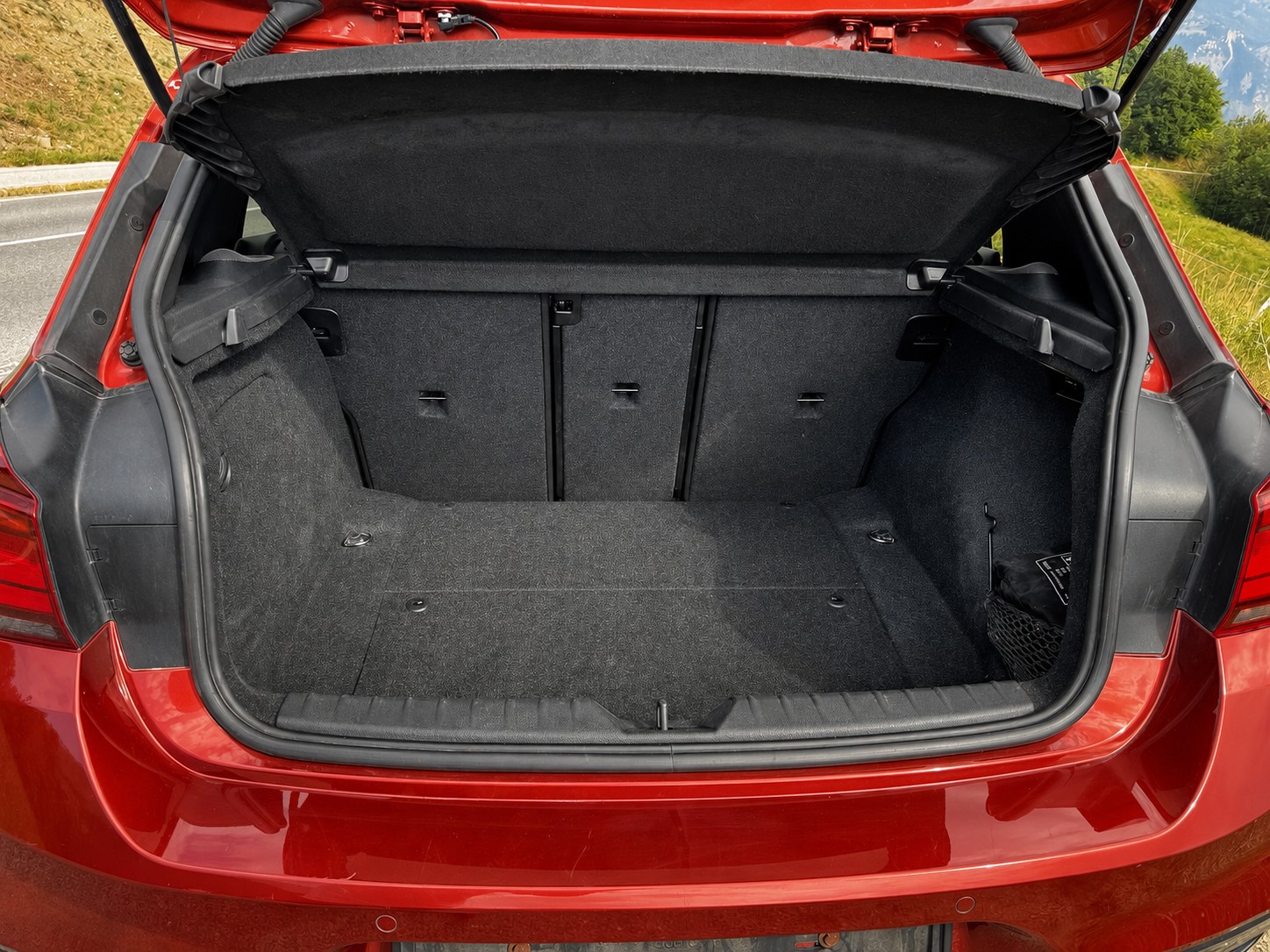 BMW M140i xDrive Steptronic Special Edition (CH)-image-8