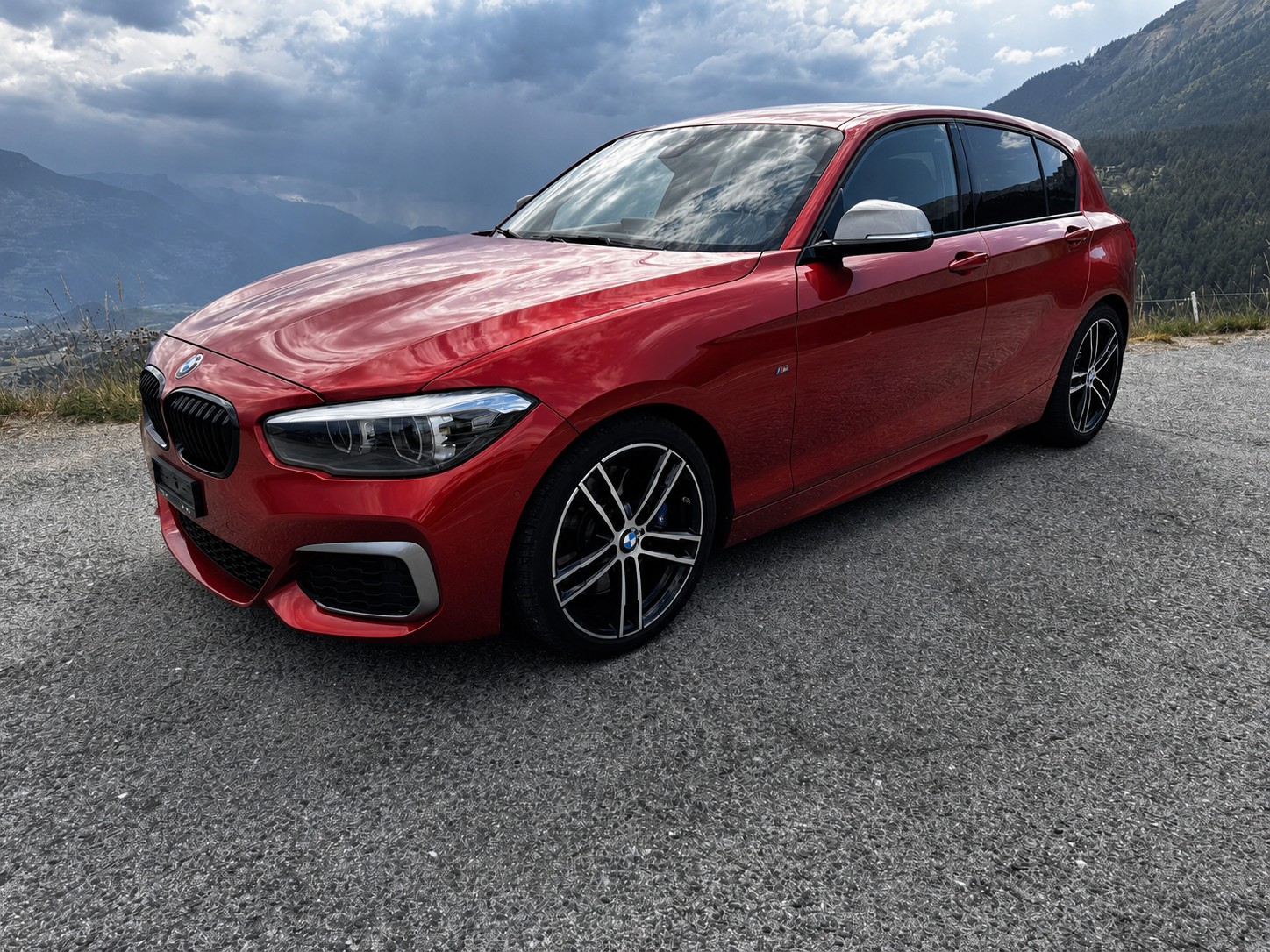 BMW M140i xDrive Steptronic Special Edition (CH)-image-0