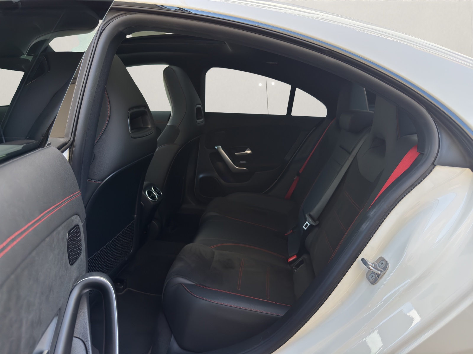 MERCEDES-BENZ CLA 35 AMG 4Matic 7G-DCT-image-13