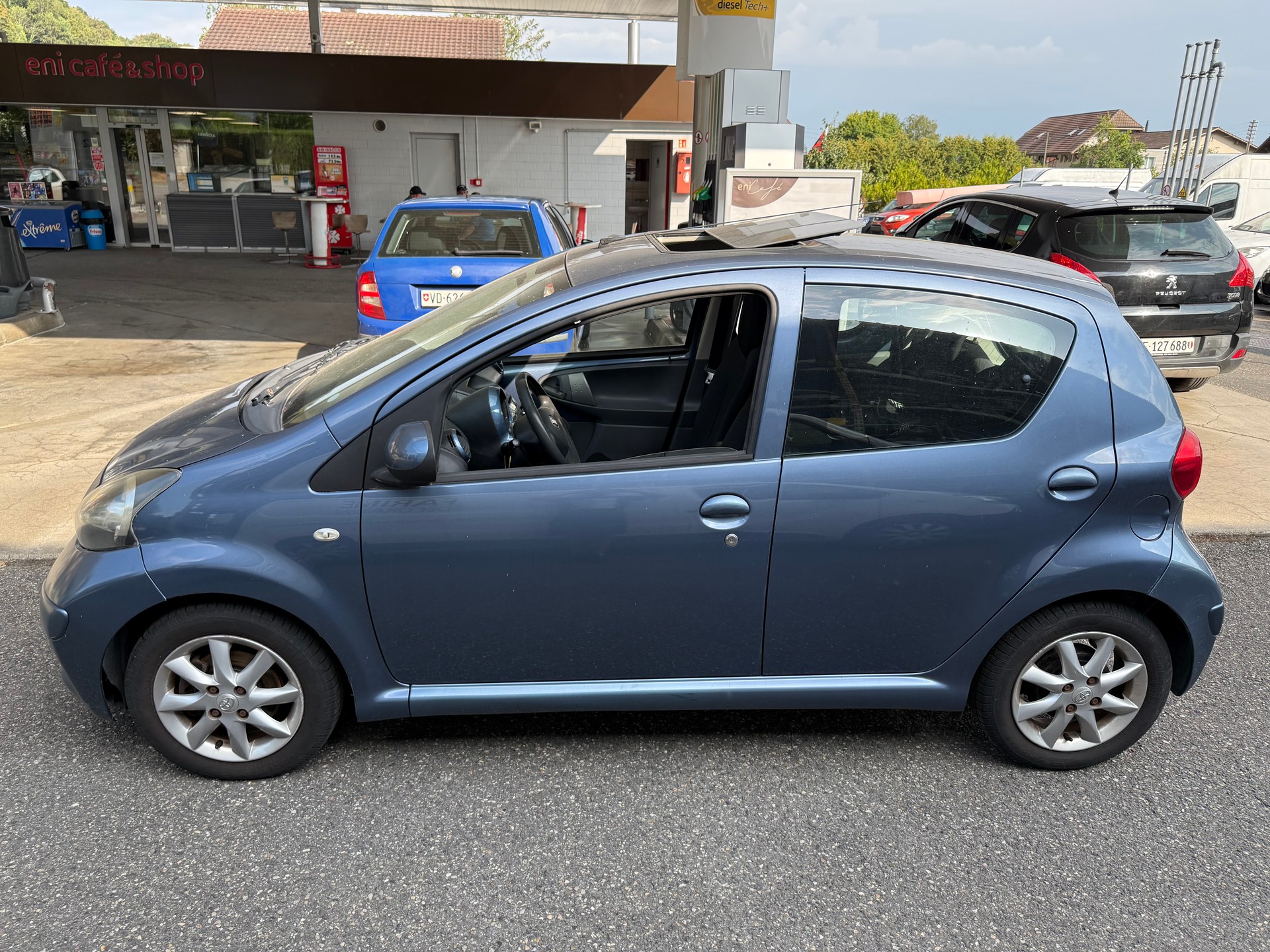 TOYOTA Aygo 1.0 blue-image-1