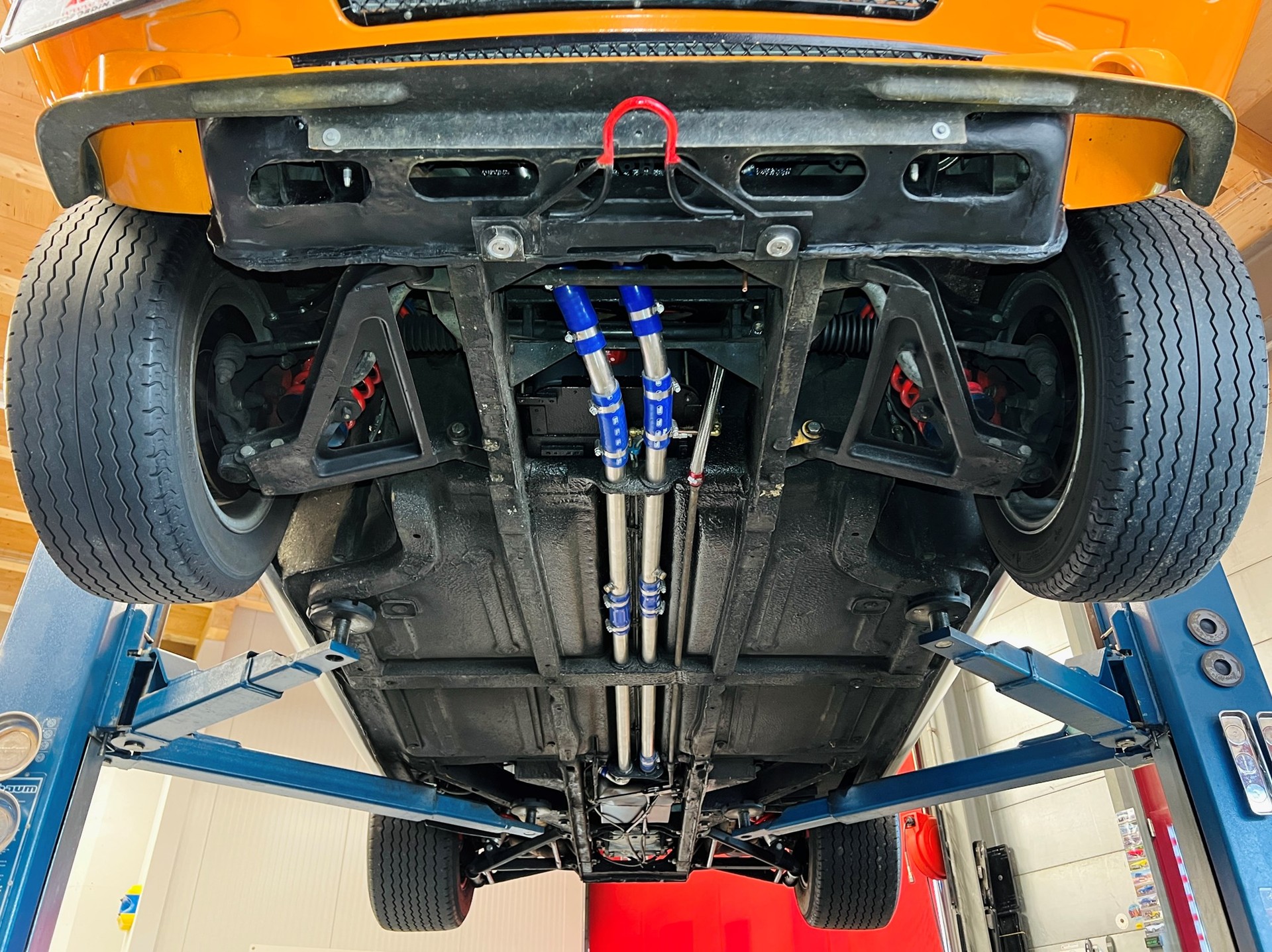 DE TOMASO PANTERA L 874 ORANGE/BLACK VETERAN-image-13