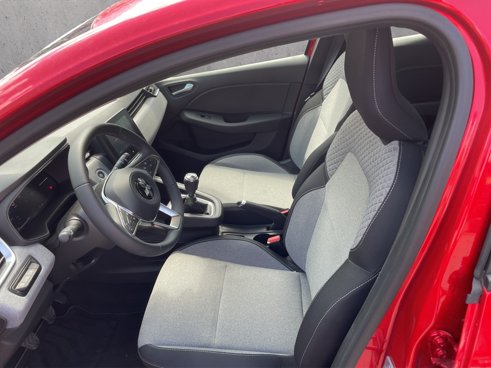 MITSUBISHI Colt 1.0 Invite-image-8