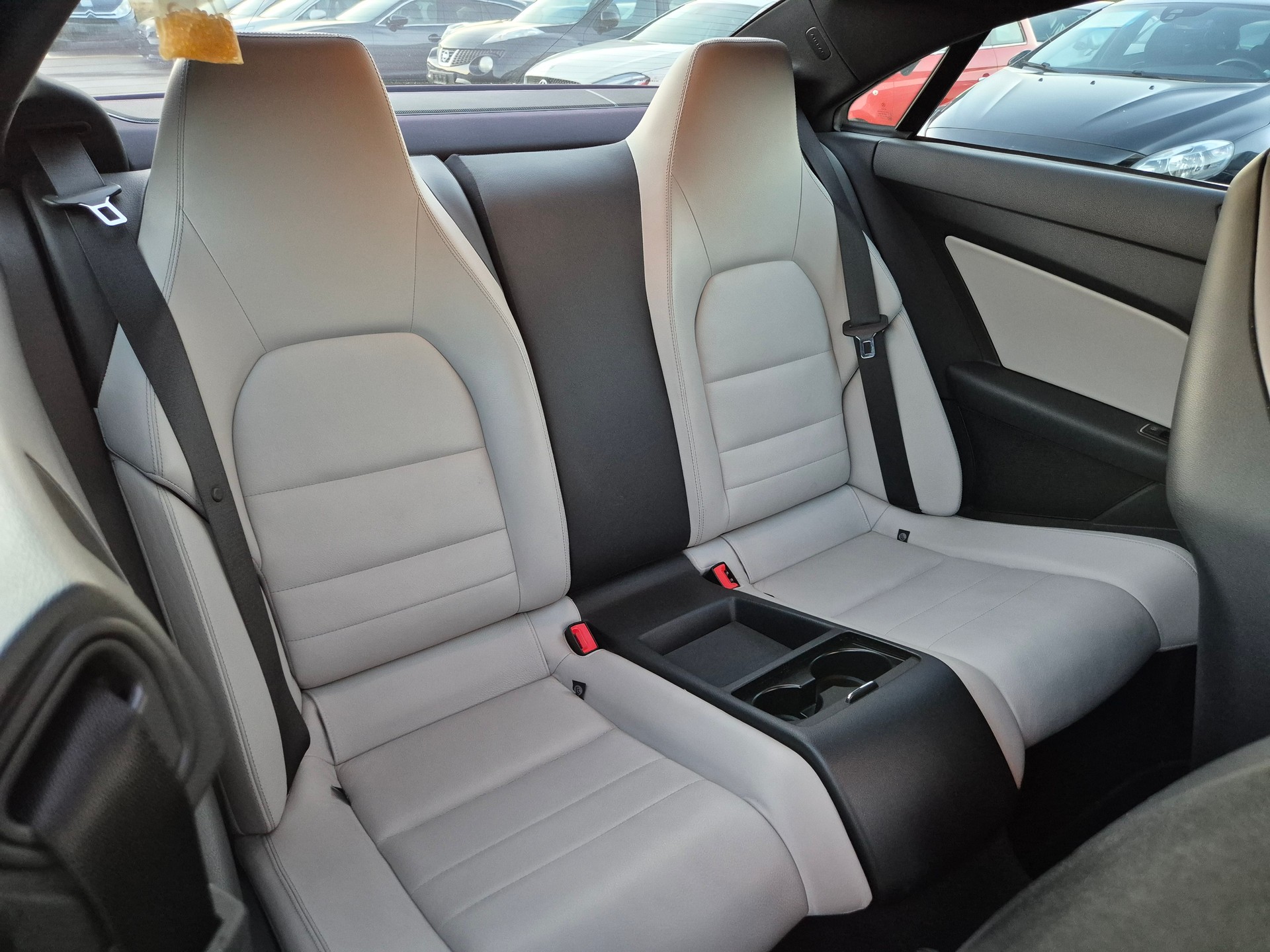 MERCEDES-BENZ E 220 CDI BlueEfficiency-image-10