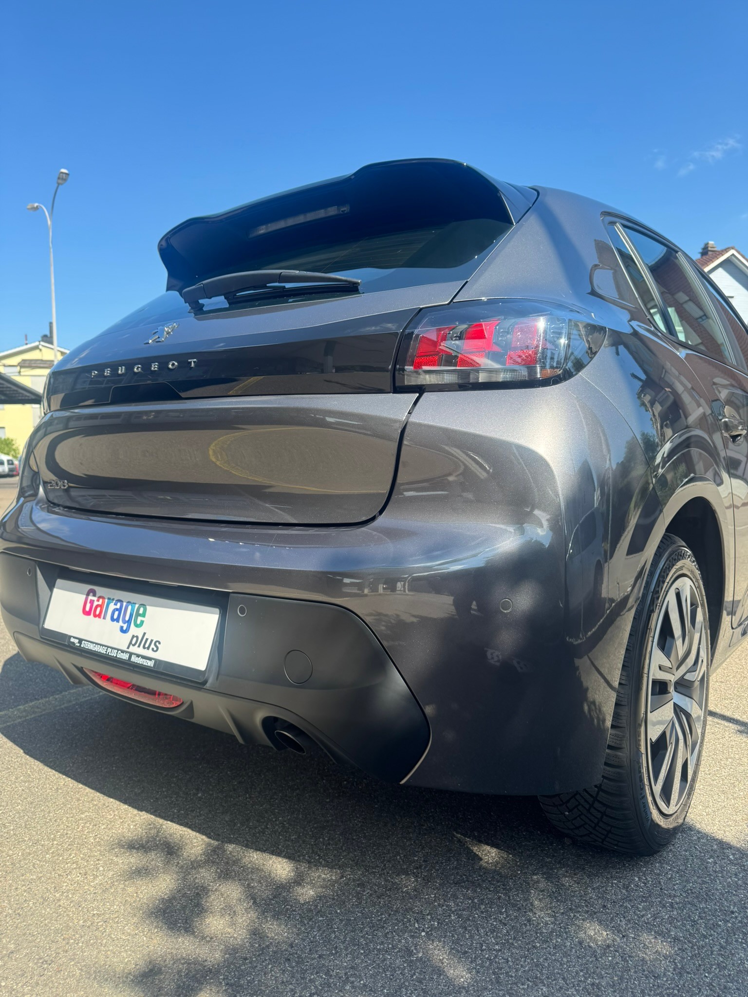 PEUGEOT 208 1.2 PureTech Active EAT8-image-5