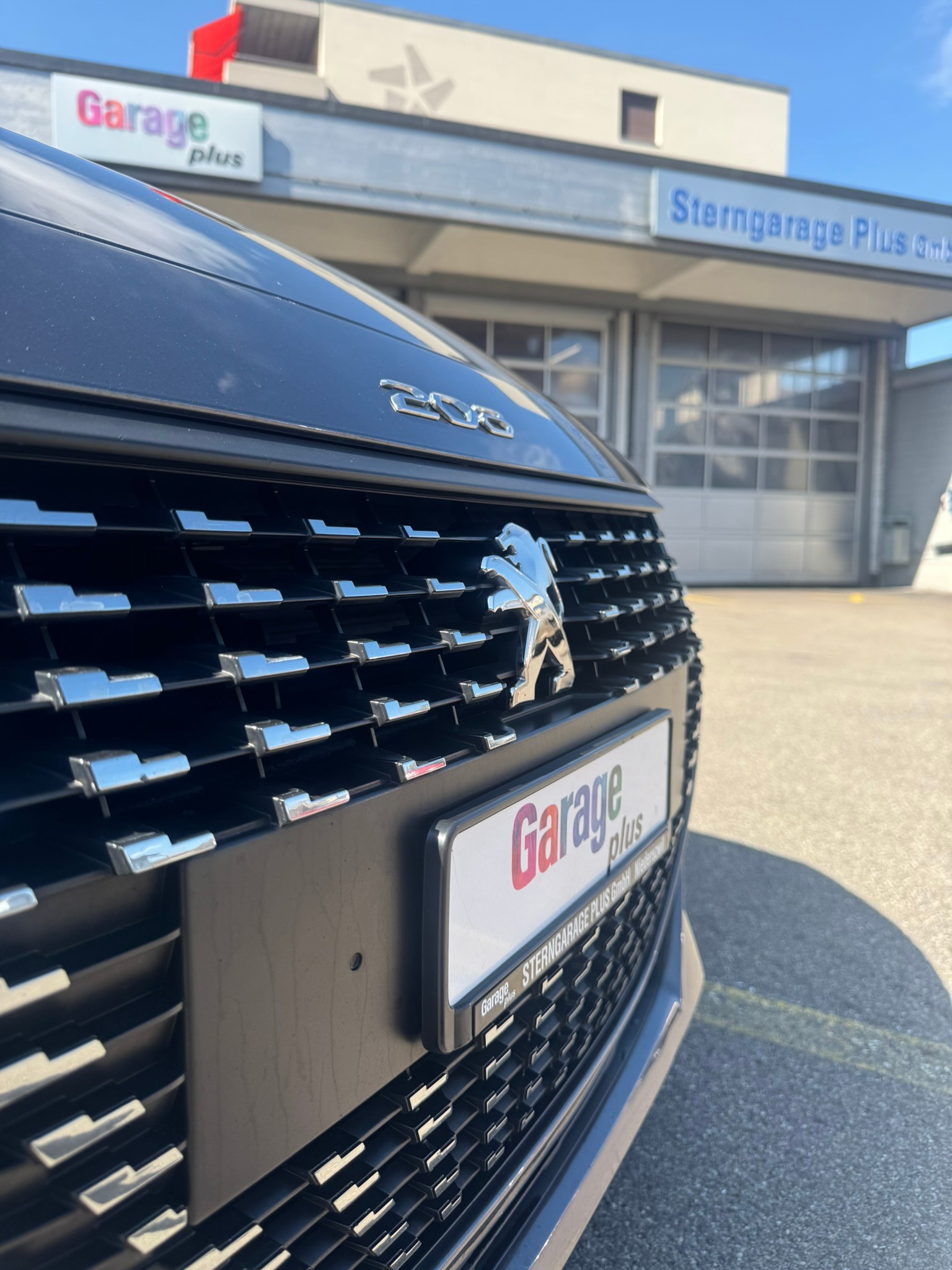 PEUGEOT 208 1.2 PureTech Active EAT8-image-7