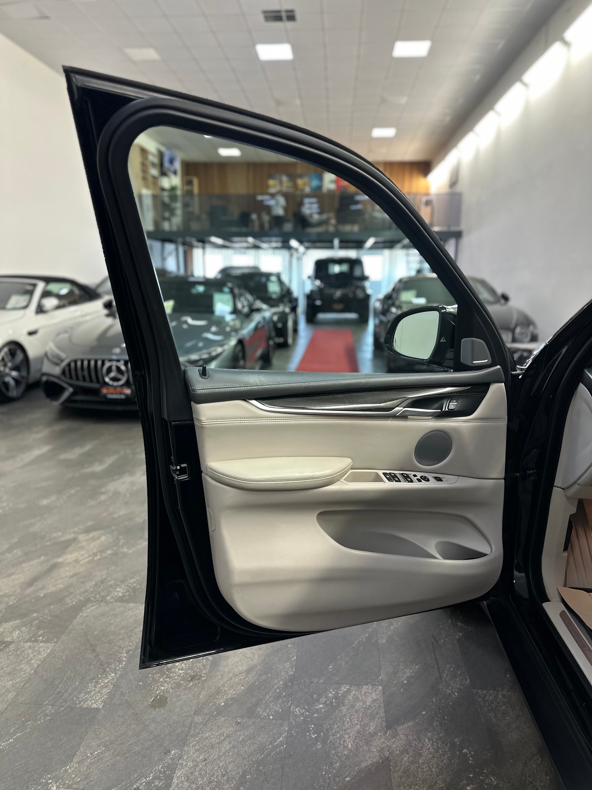 BMW X5 xDrive 50i Steptronic-image-26