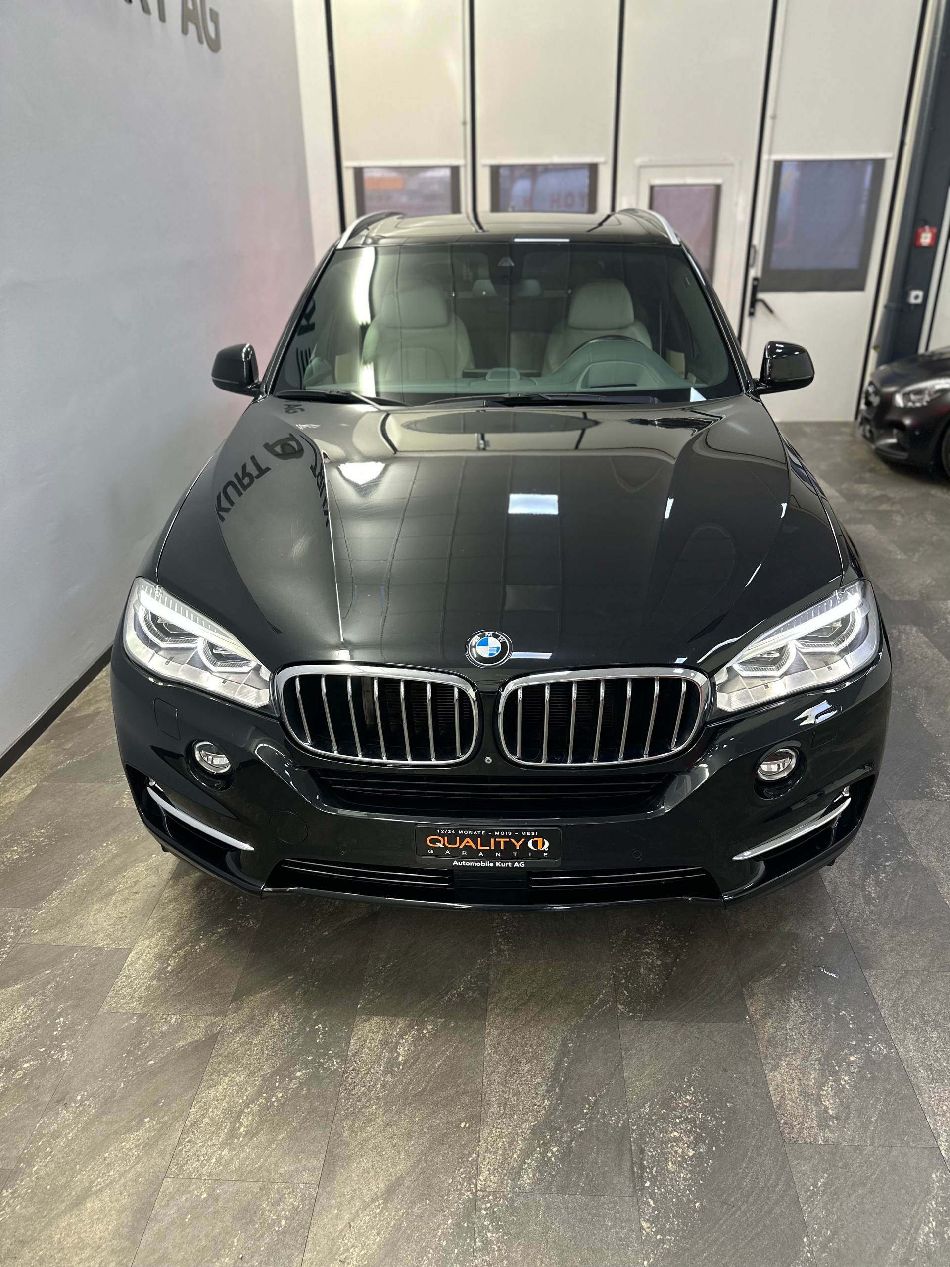 BMW X5 xDrive 50i Steptronic-image-8