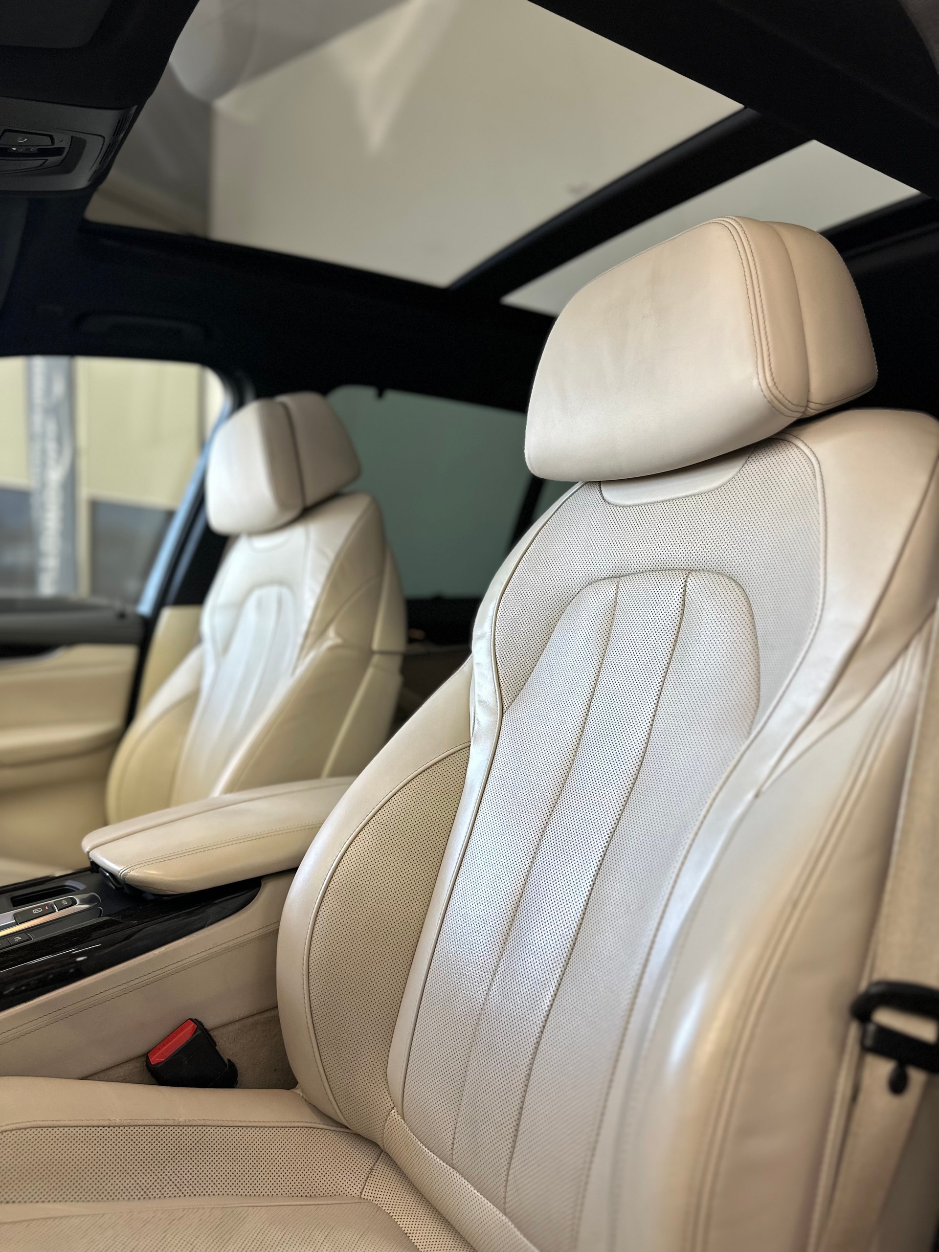 BMW X5 xDrive 50i Steptronic-image-24