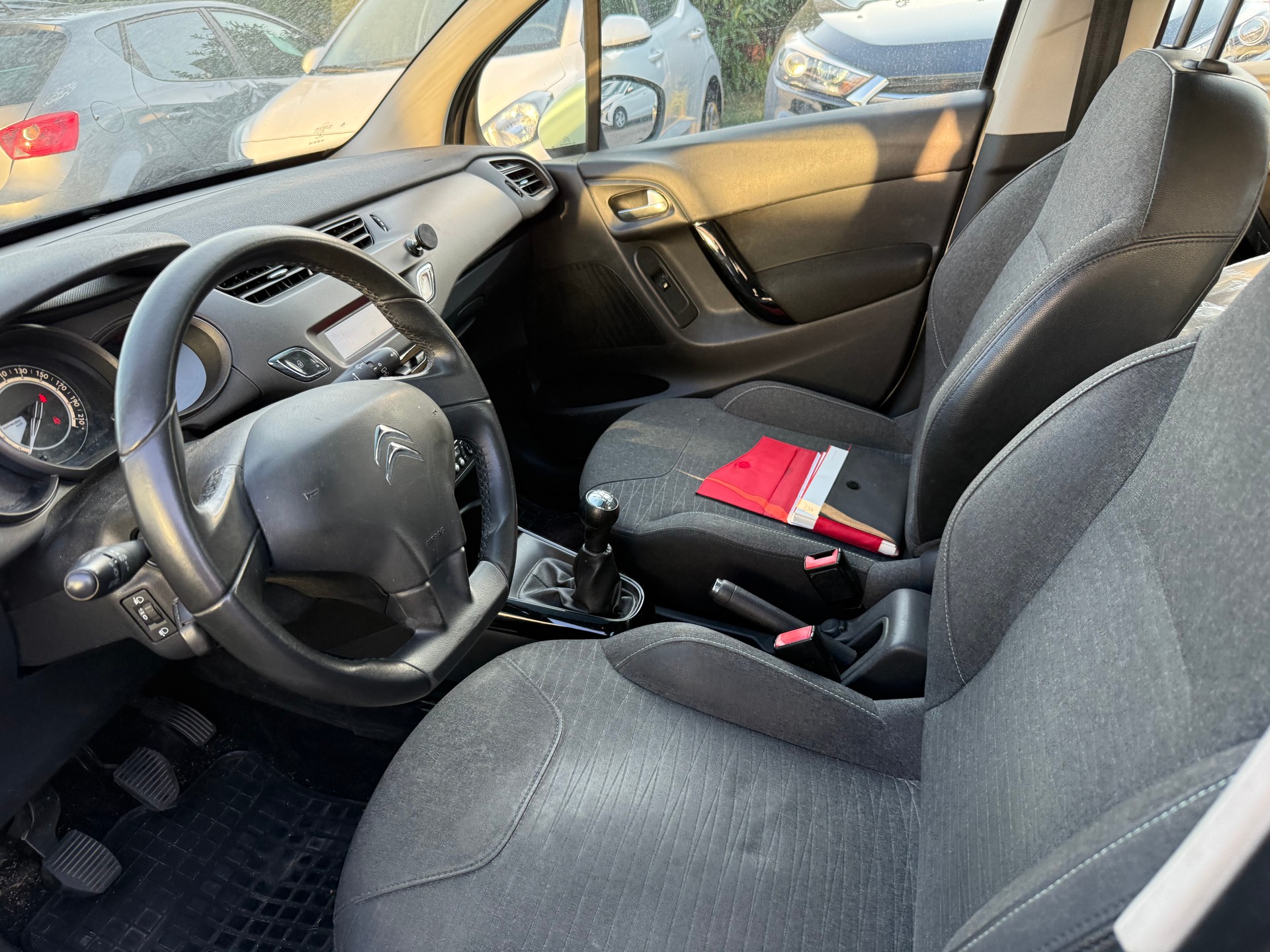 CITROEN C3 1.2i Sélection-image-8