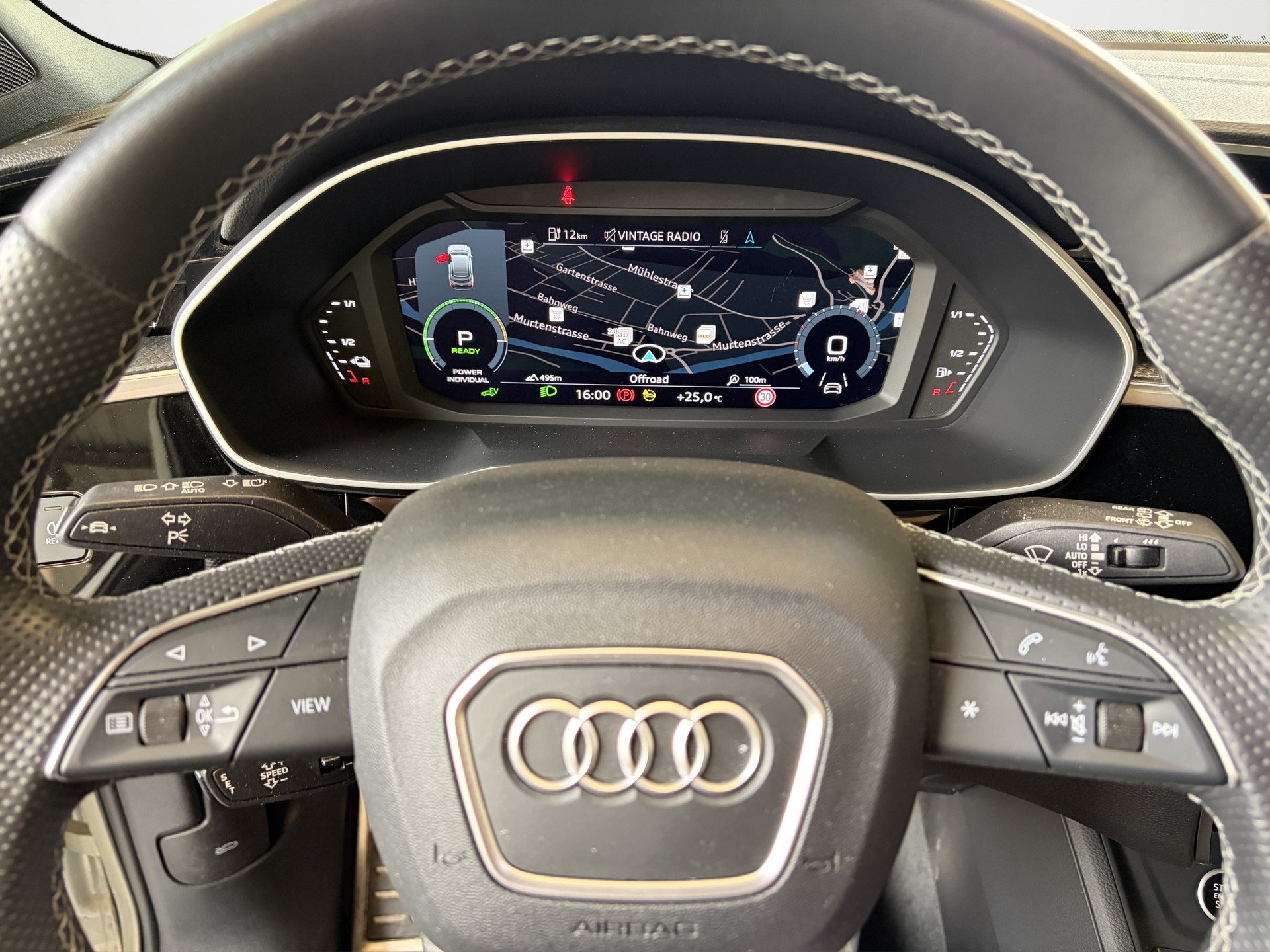 AUDI Q3 Sportback 45 TFSI e S line S-tronic-image-9