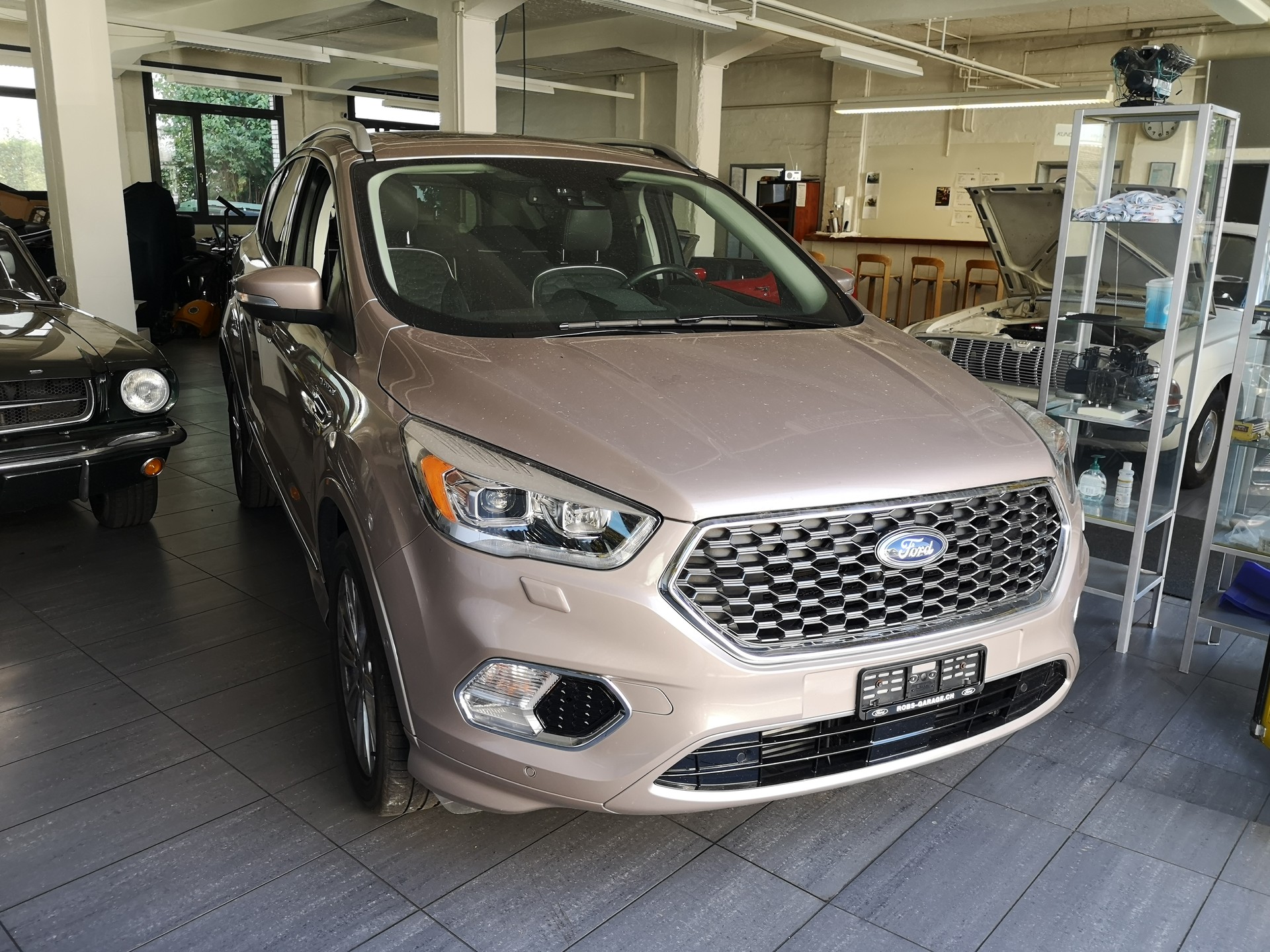 FORD Kuga 2.0 TDCi Vignale 4WD PowerShift-image-0