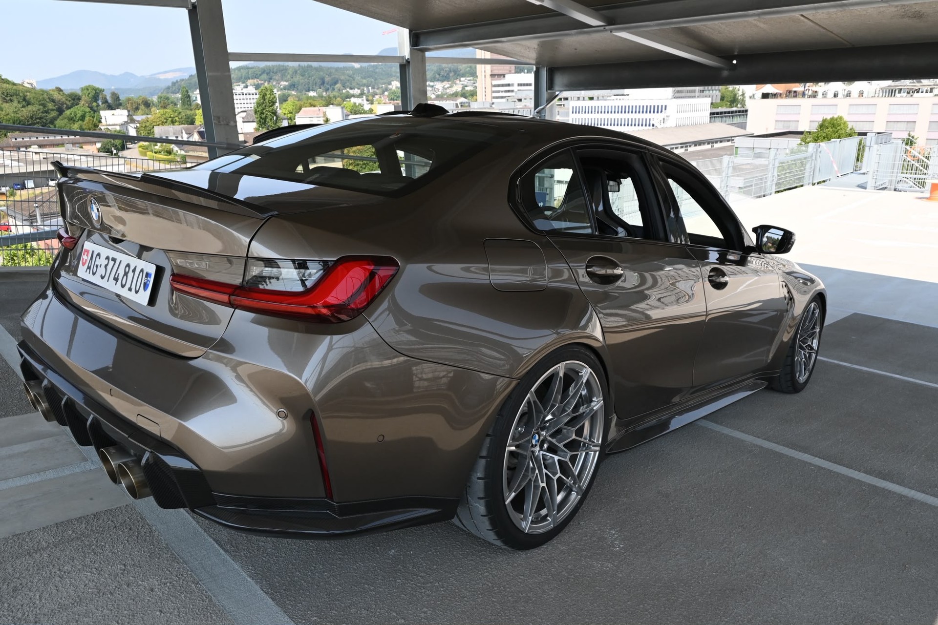 BMW M3 Competition-showroom-element-2