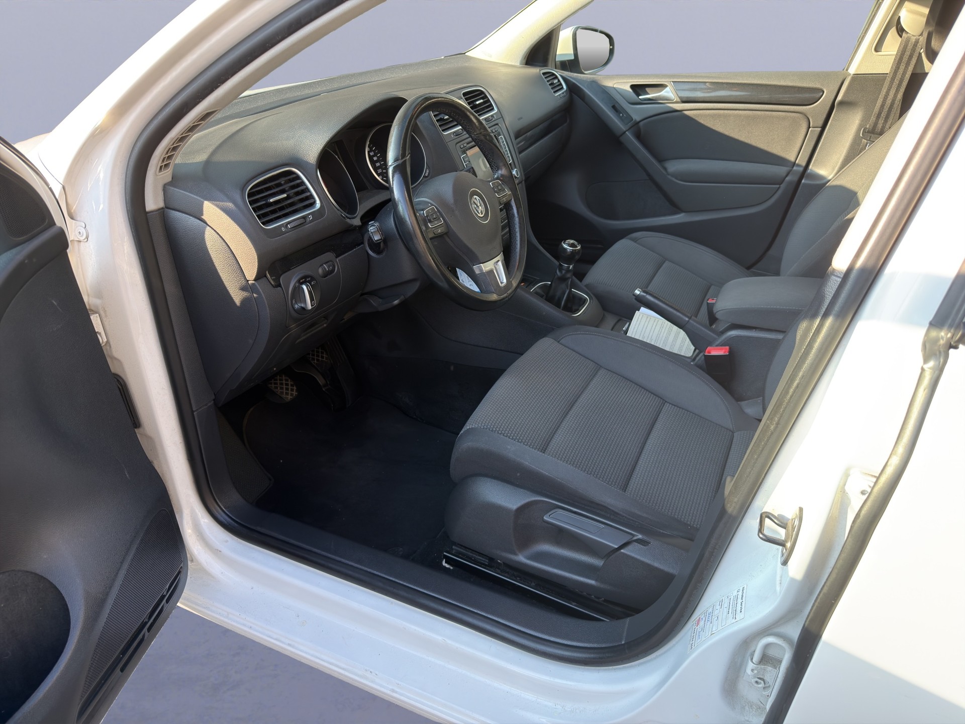 VW Golf 1.4 TSI Highline-image-11