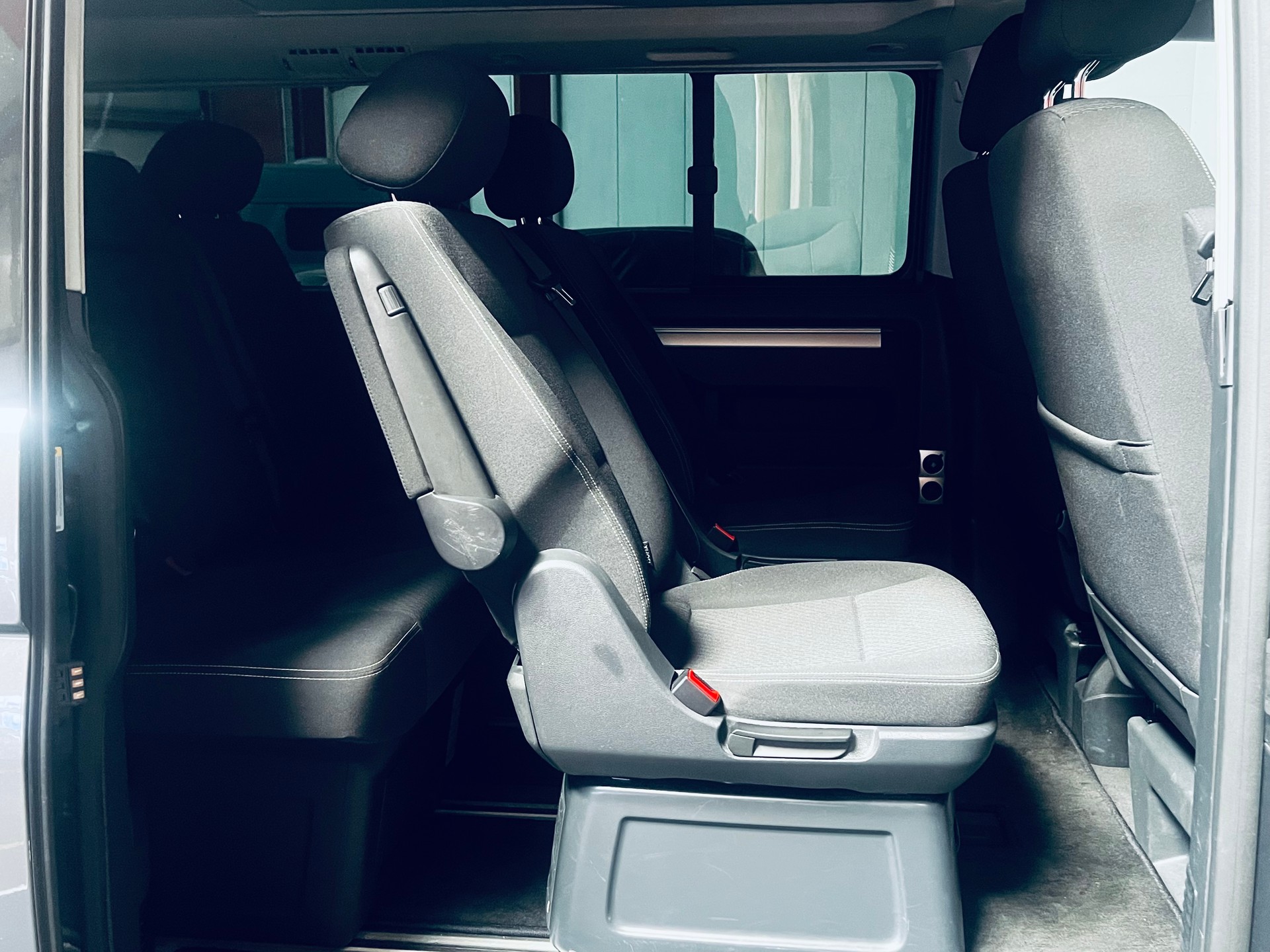 VW T6 California 2.0 TDI Beach Edition 4Motion DSG-image-19