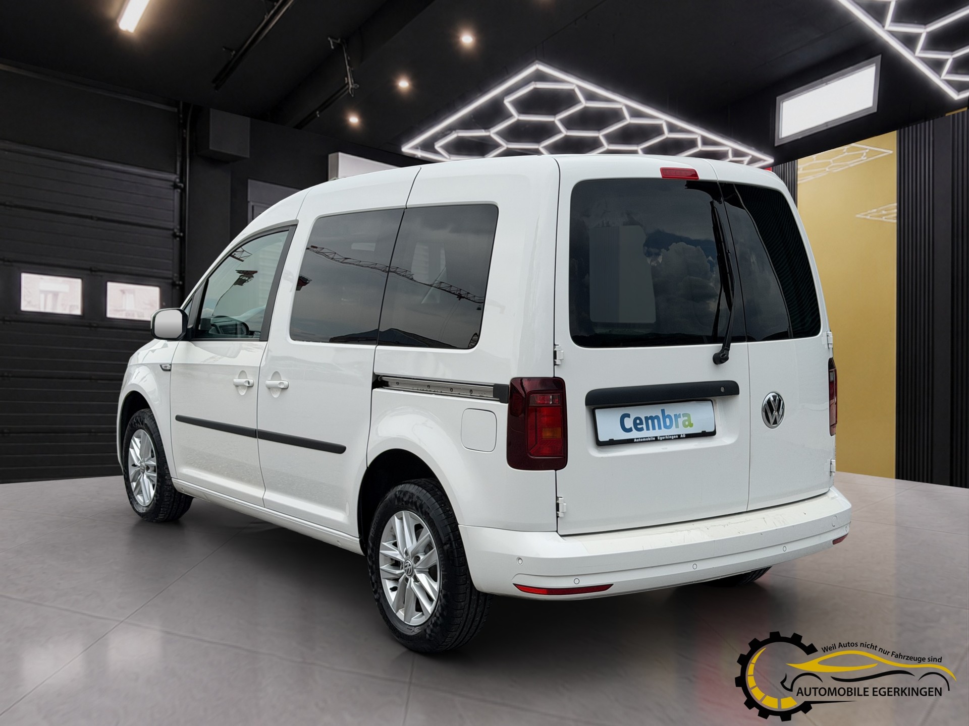 VW Caddy 2.0TDI BlueMotion Technology DSG-image-6