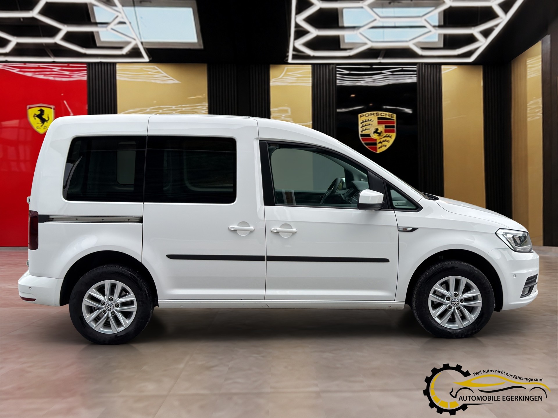 VW Caddy 2.0TDI BlueMotion Technology DSG-image-3
