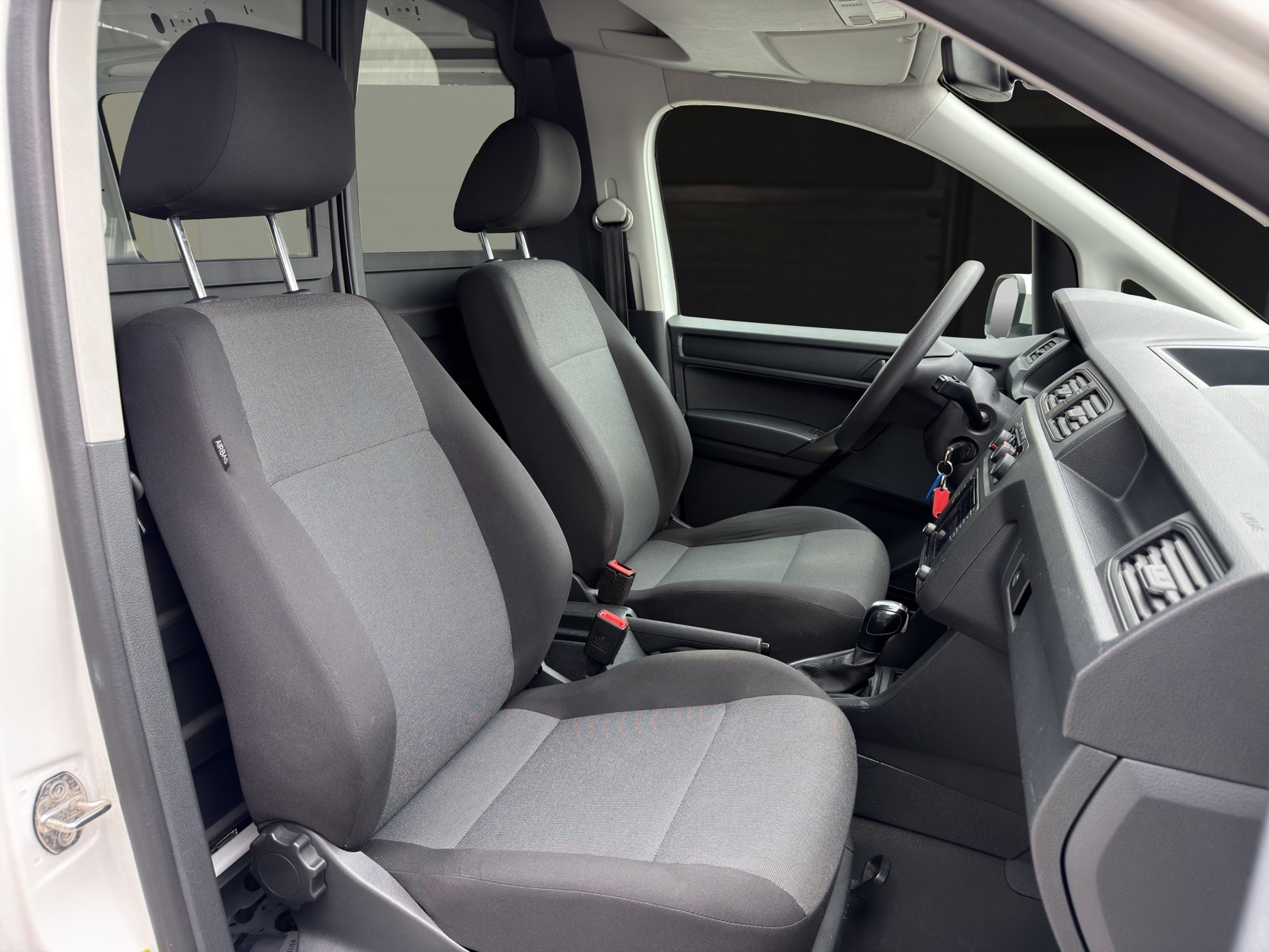 VW Caddy 2.0TDI BlueMotion Technology DSG-image-10