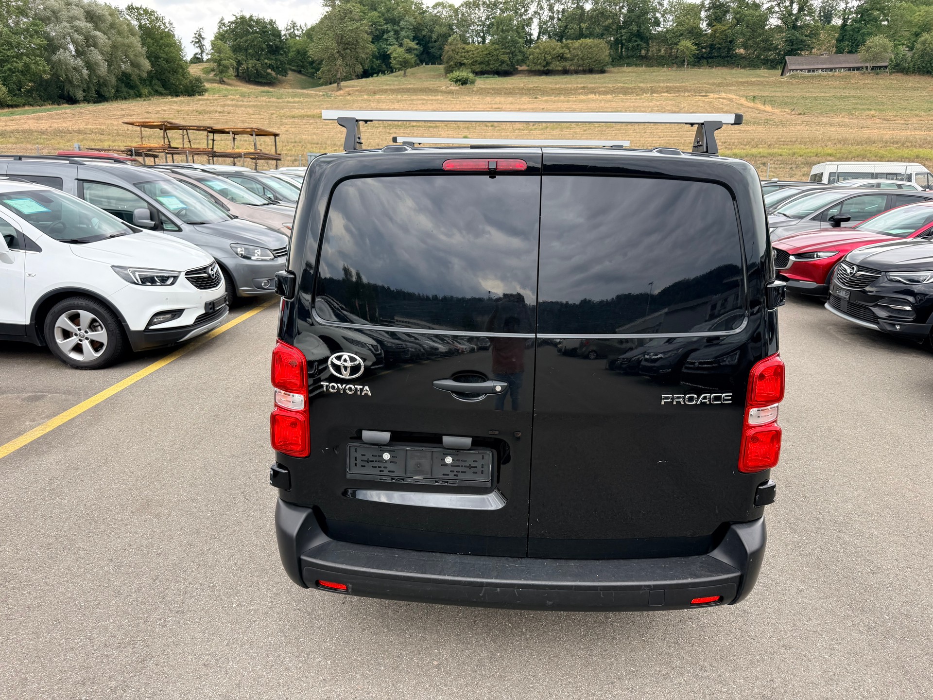 TOYOTA Proace 2.0D Glass Van L2 Luna-image-8