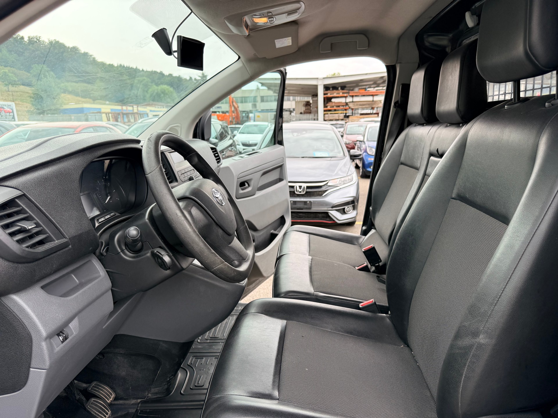 TOYOTA Proace 2.0D Glass Van L2 Luna-image-12