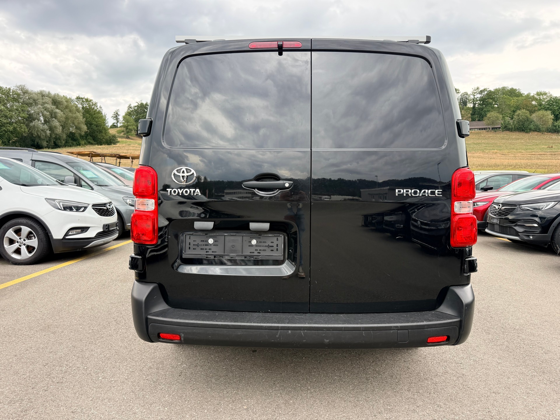 TOYOTA Proace 2.0D Glass Van L2 Luna-image-7