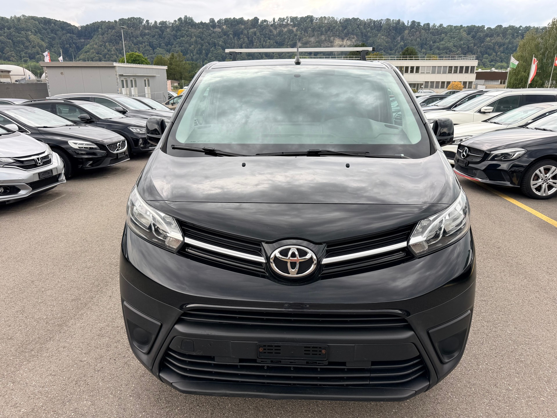 TOYOTA Proace 2.0D Glass Van L2 Luna-image-1
