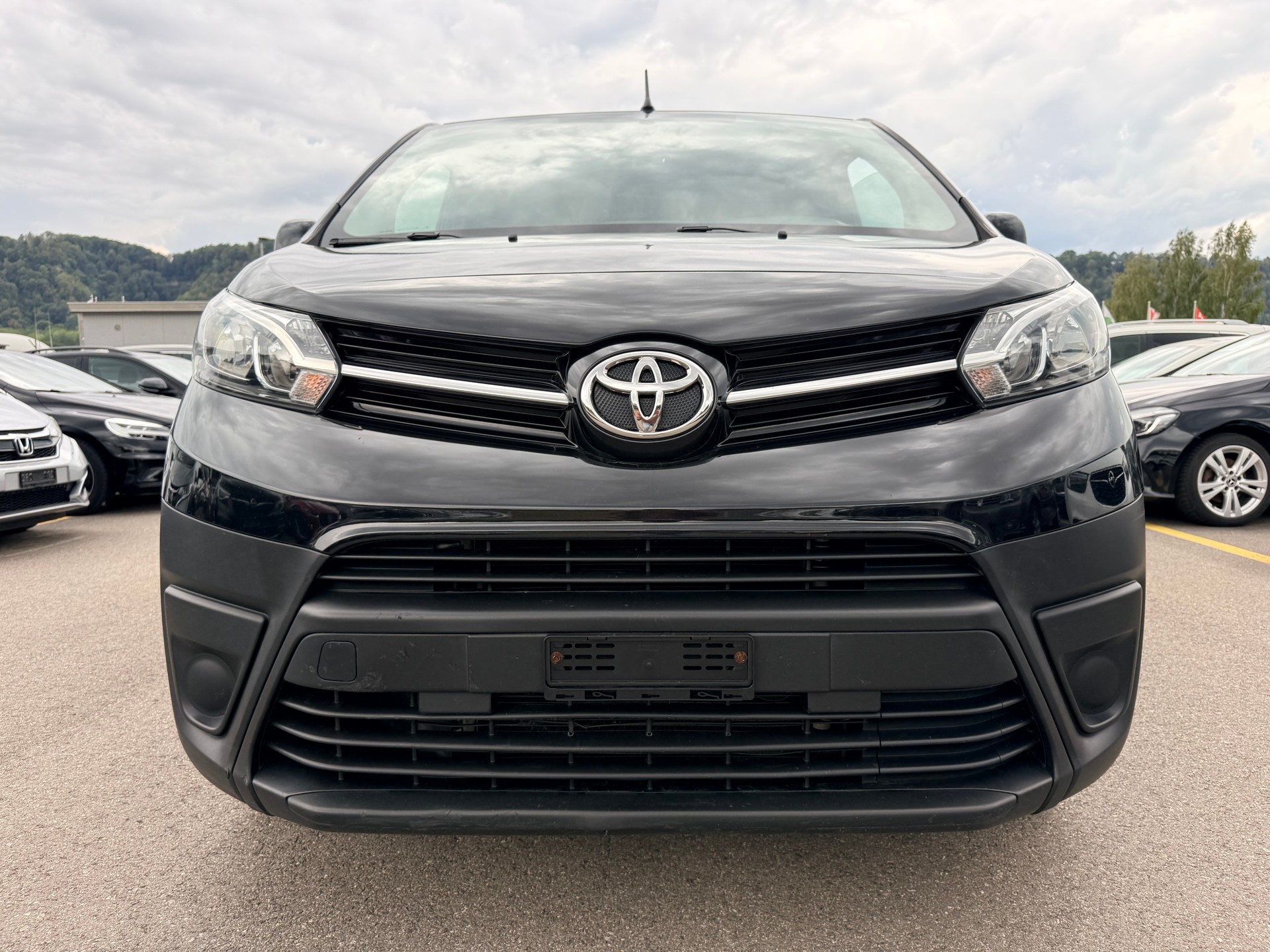 TOYOTA Proace 2.0D Glass Van L2 Luna-image-0