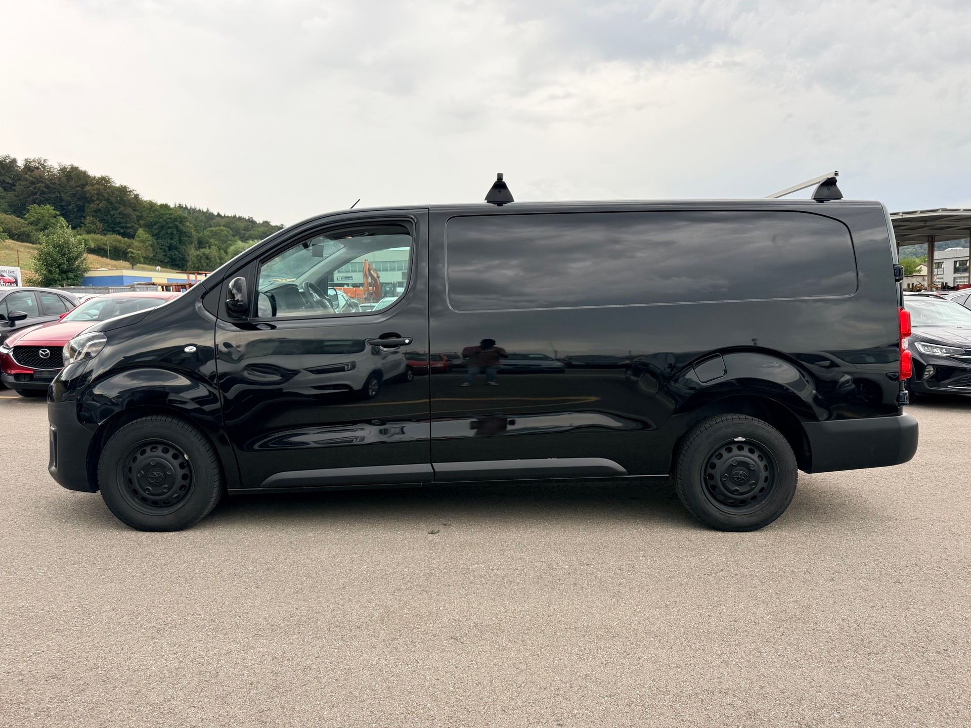 TOYOTA Proace 2.0D Glass Van L2 Luna-image-3