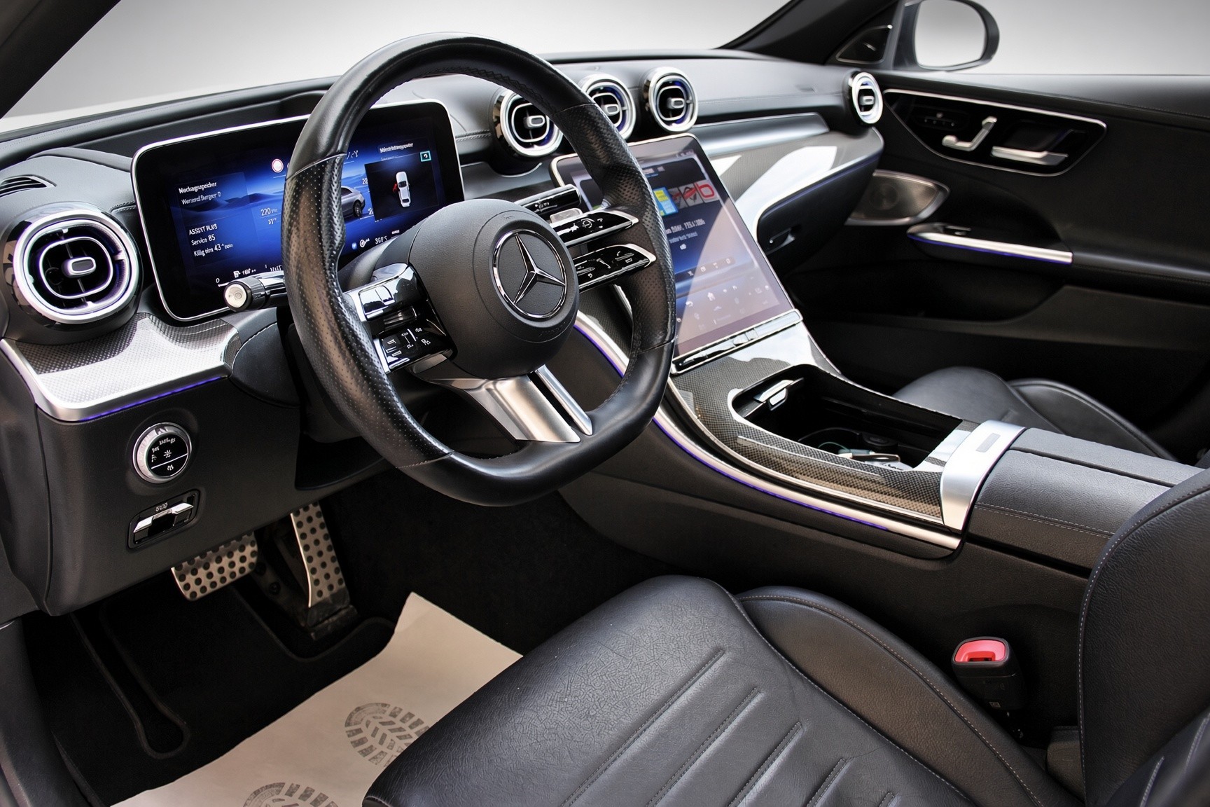 MERCEDES-BENZ C 300 4Matic AMG Line-image-8