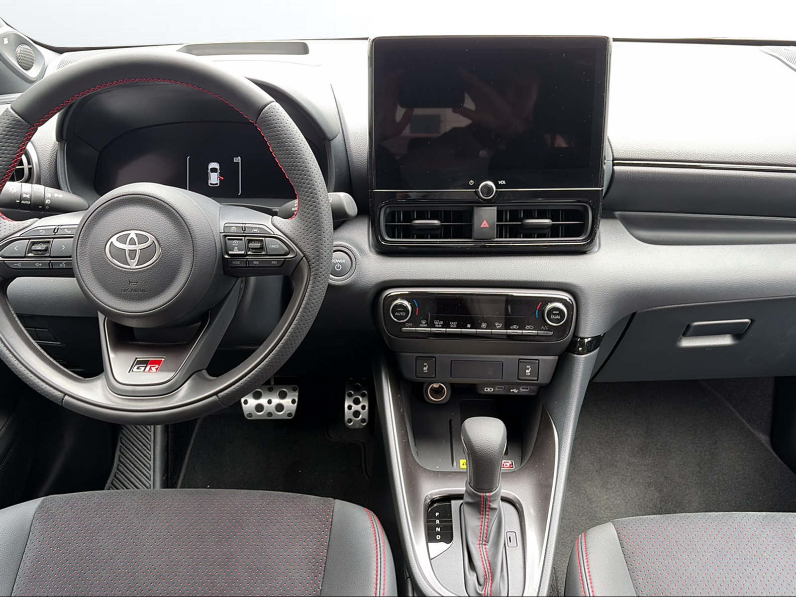 TOYOTA Yaris 1.5 GR Sport e-CVT-image-8