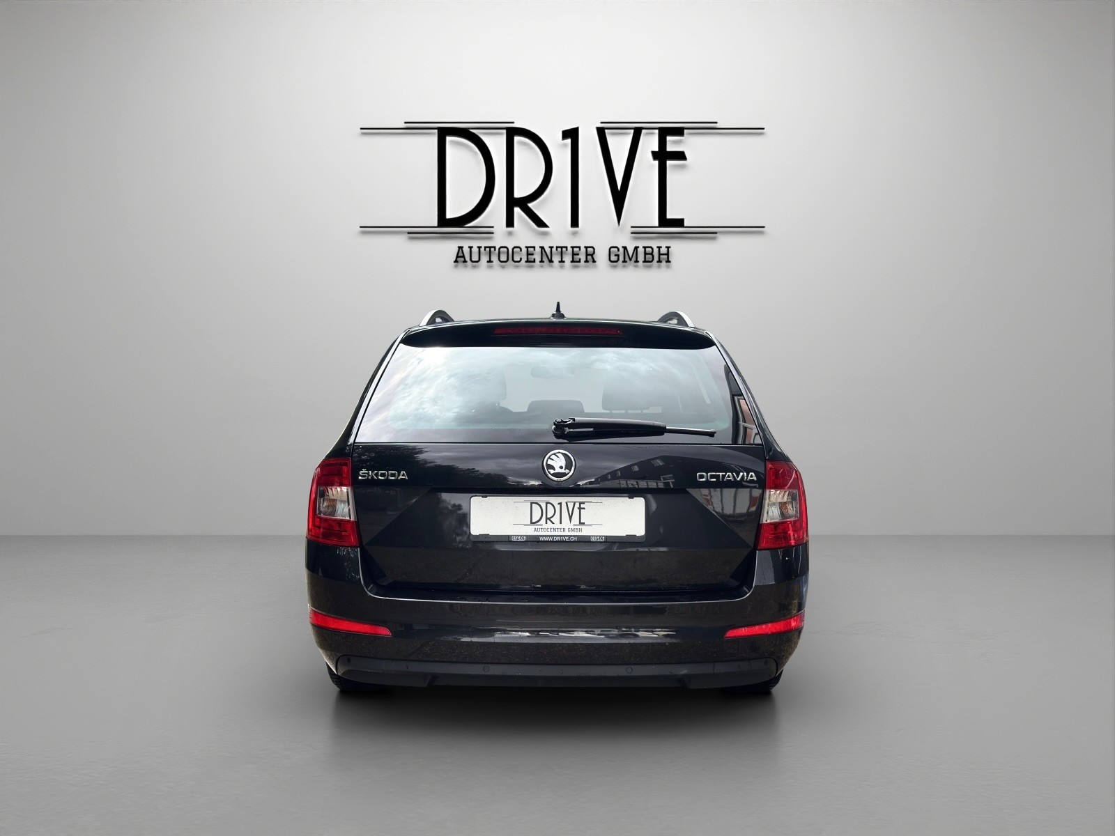 SKODA Octavia Combi 2.0 TDI Elegance DSG-image-5