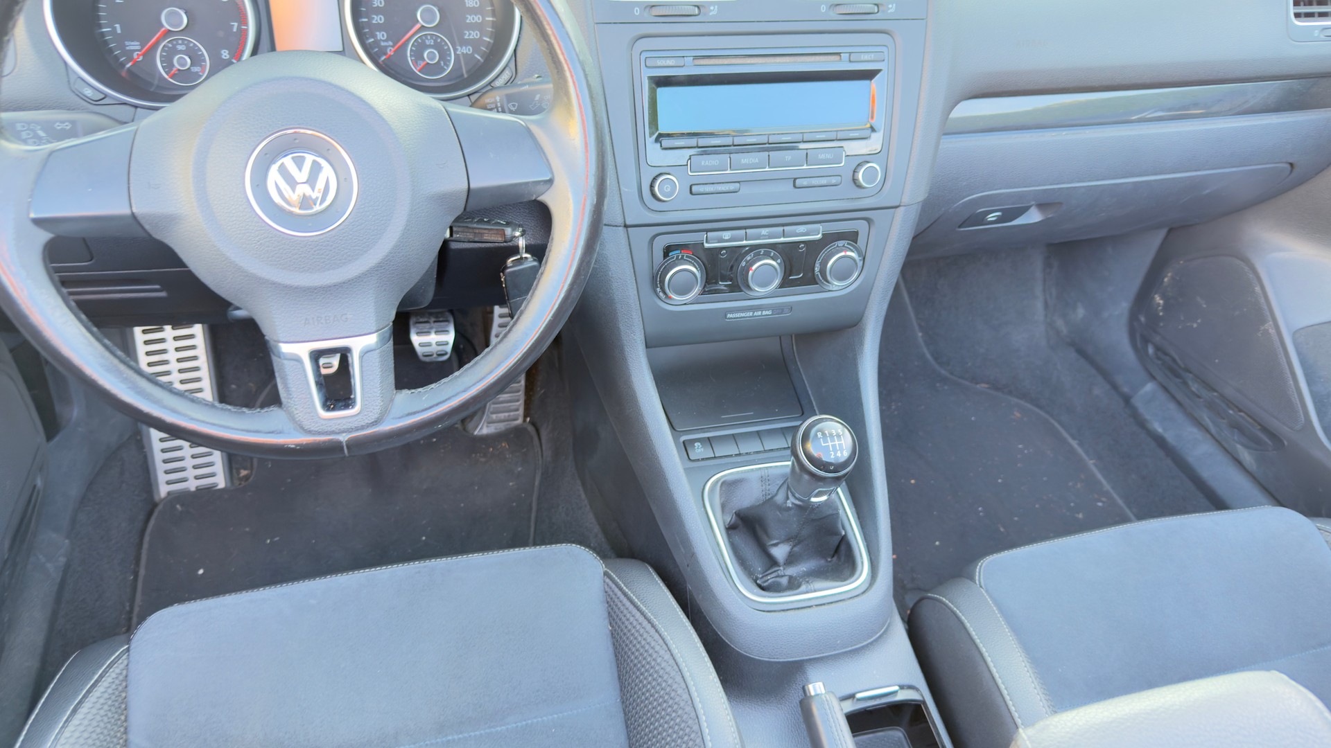 VW Golf Cabrio 1.4 TSI-image-9
