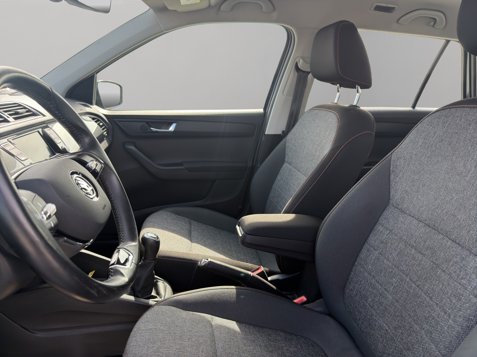 SKODA Fabia 1.0 TSI Ambition-image-8