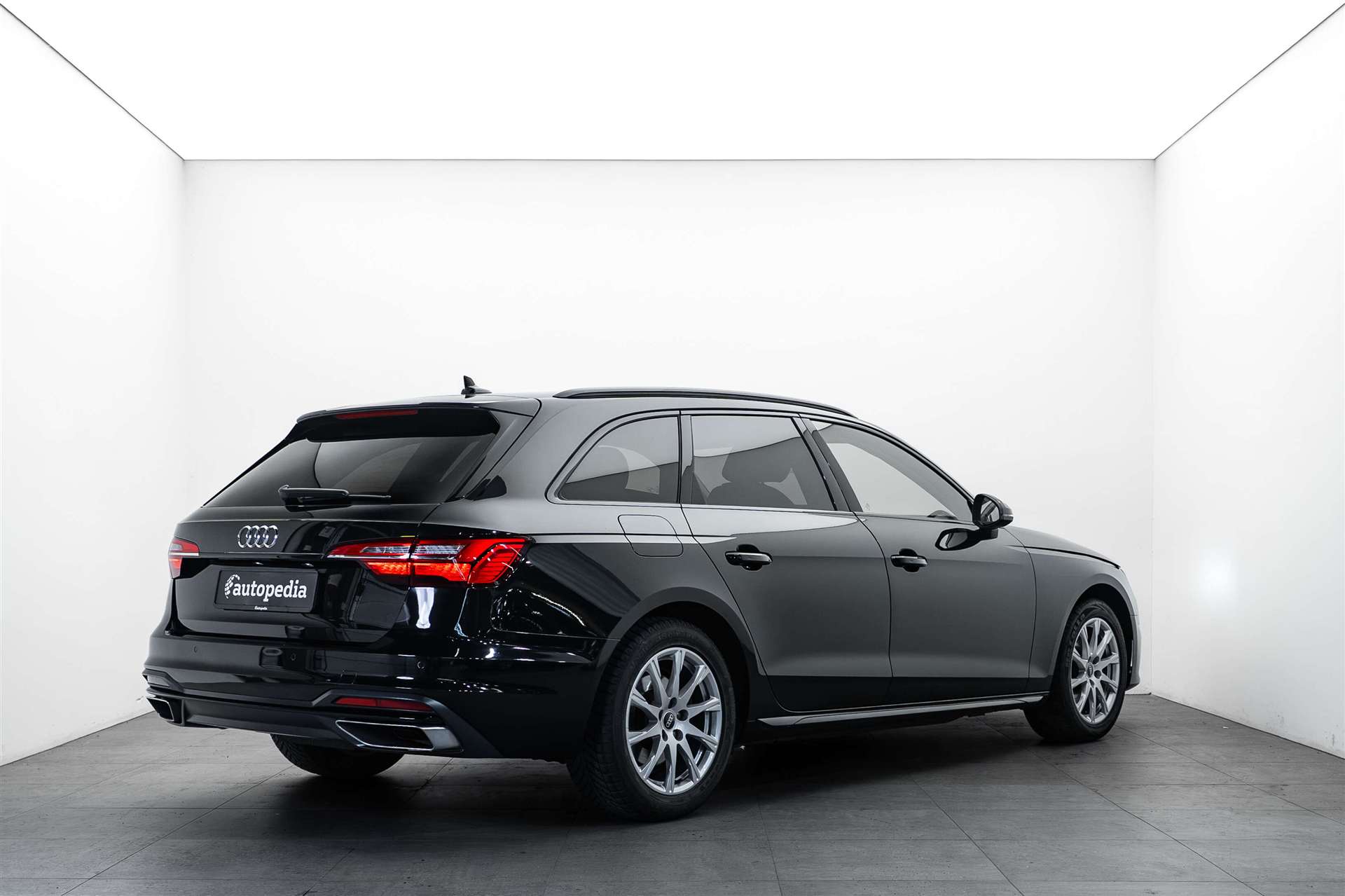 AUDI AUDI A4 Avant 35 TFSI S-tronic Advanced Black-Line-image-2
