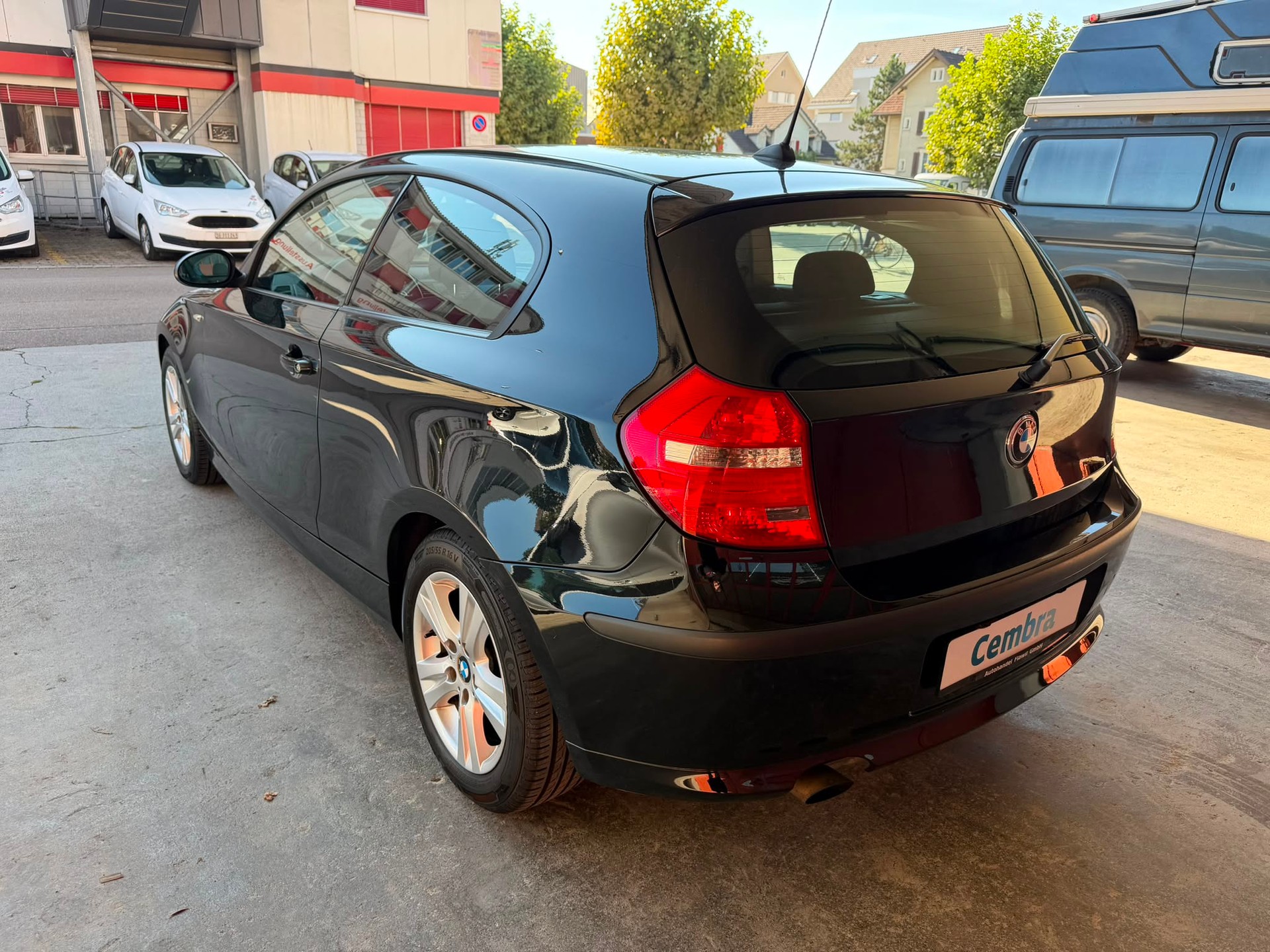 BMW 118i-image-9