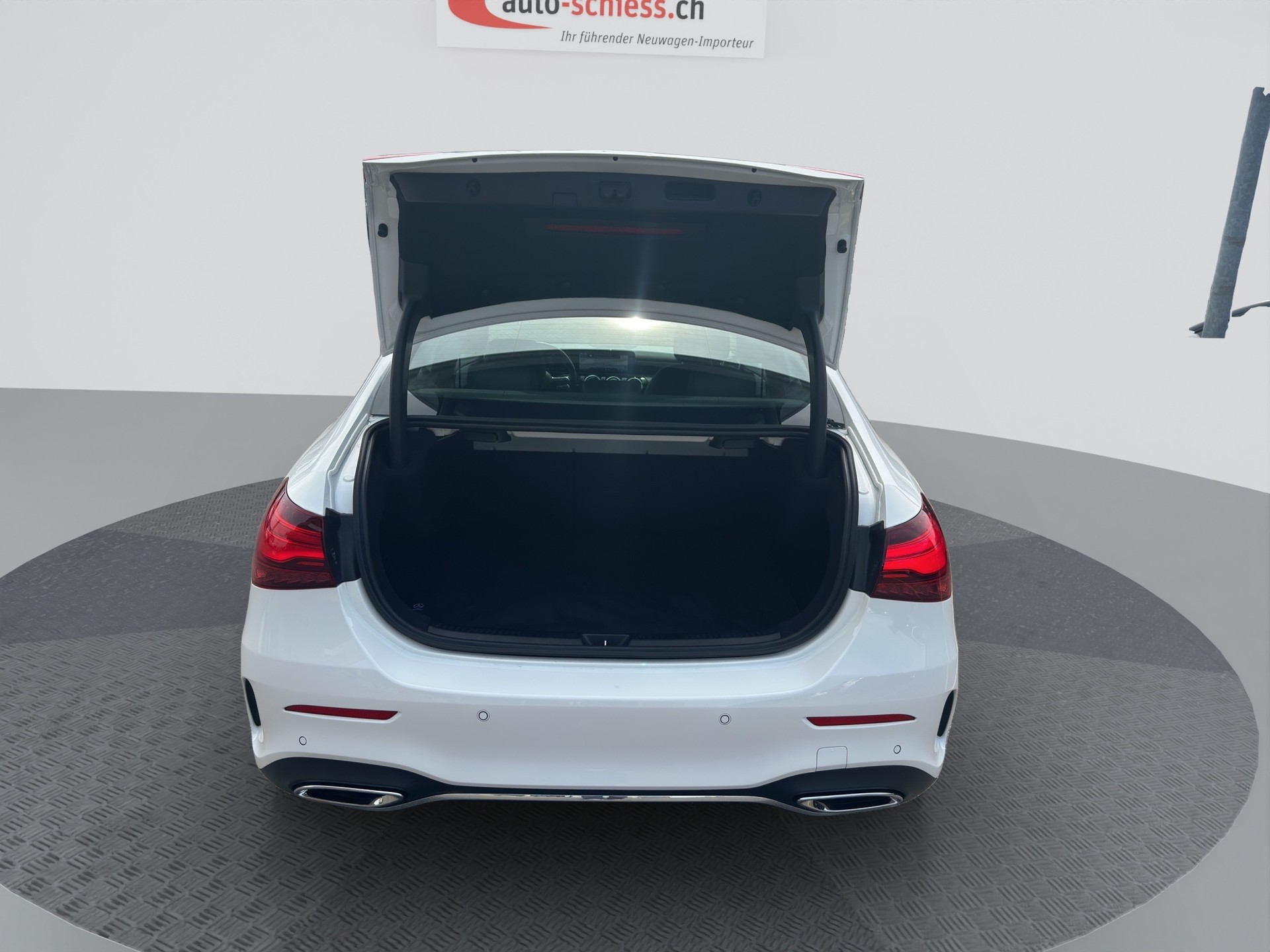 MERCEDES-BENZ A 200 7G-DCT AMG-LINE-image-14
