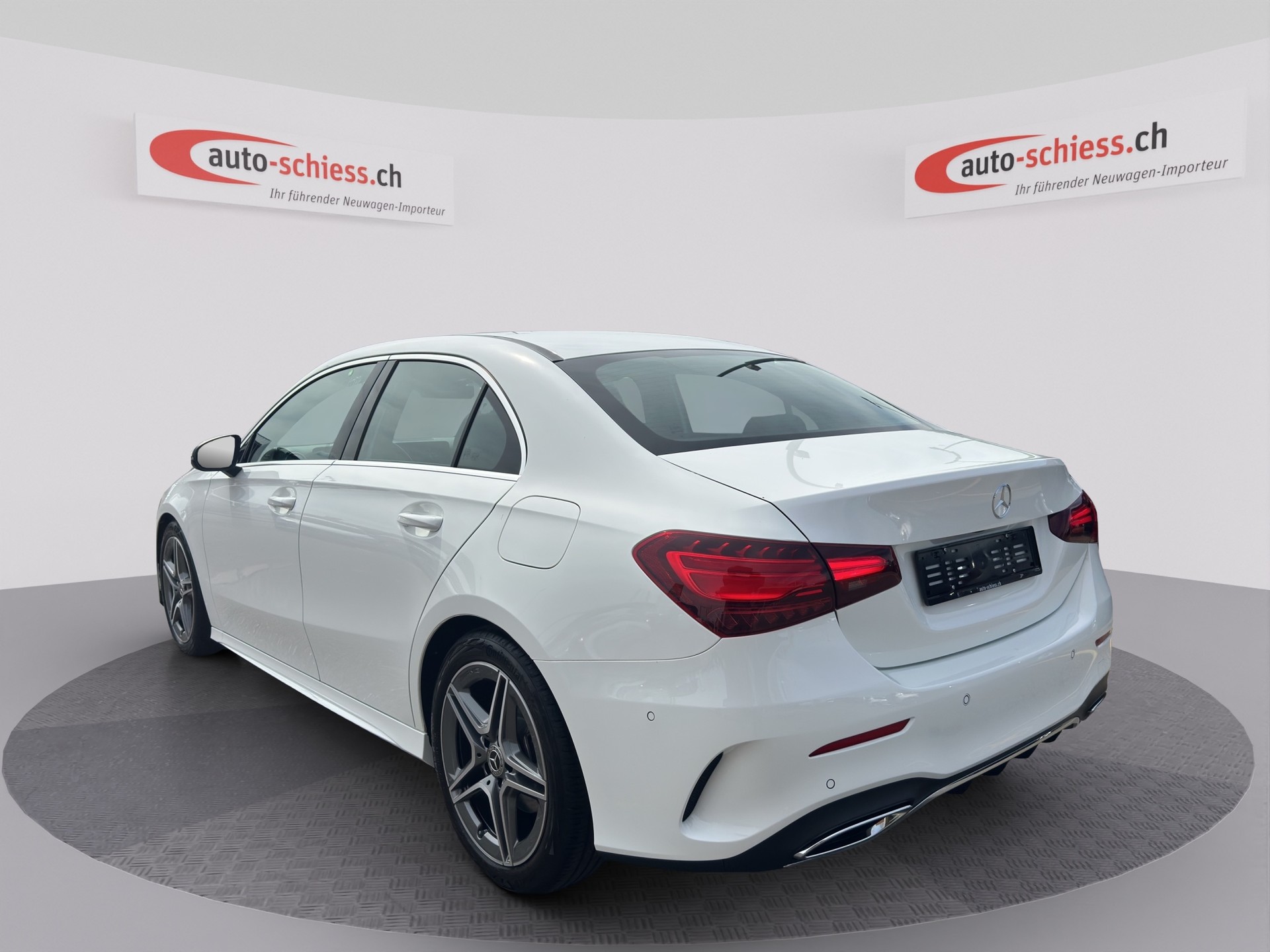 MERCEDES-BENZ A 200 7G-DCT AMG-LINE-image-2