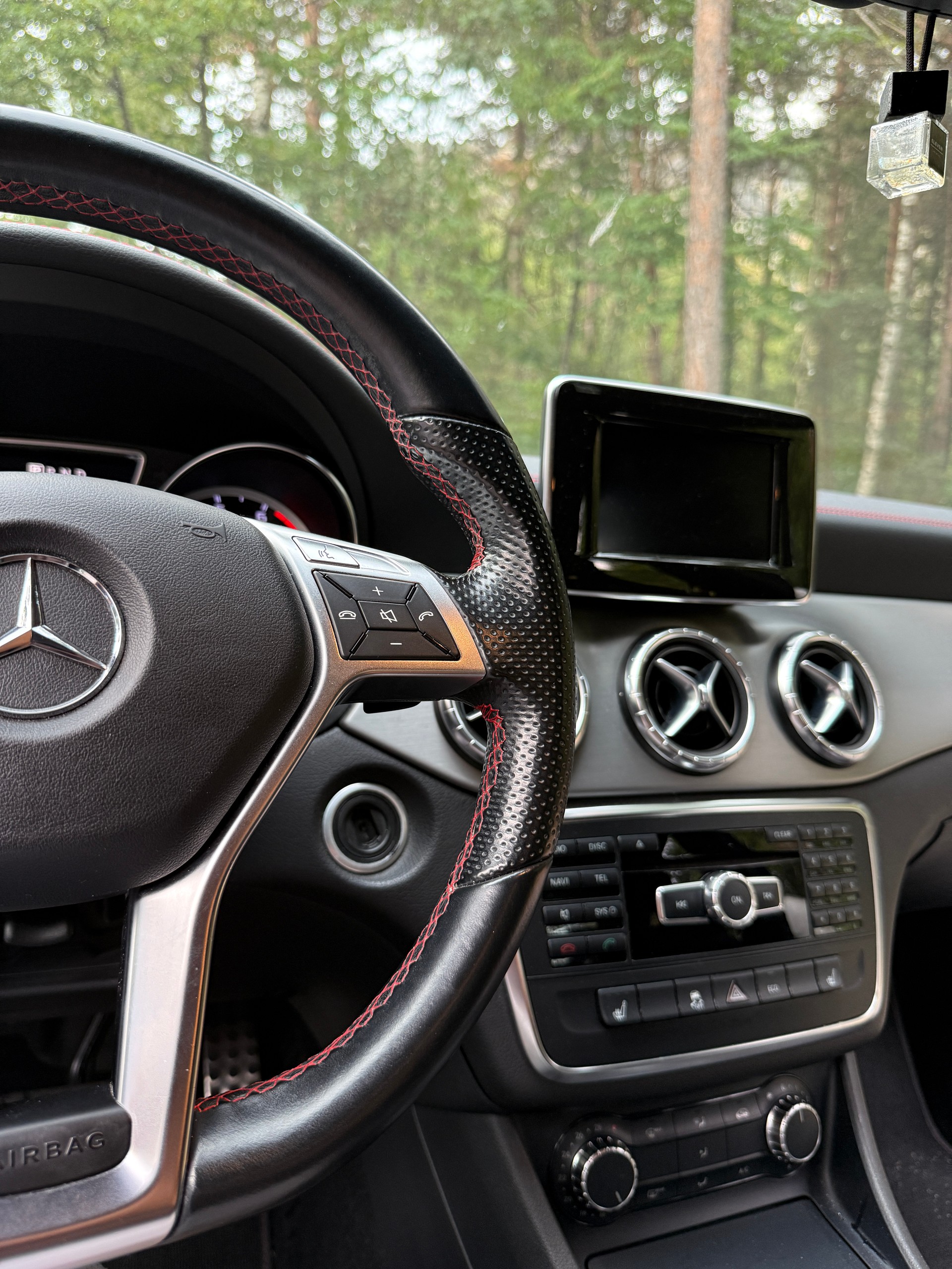 MERCEDES-BENZ CLA 45 AMG 4m-image-1
